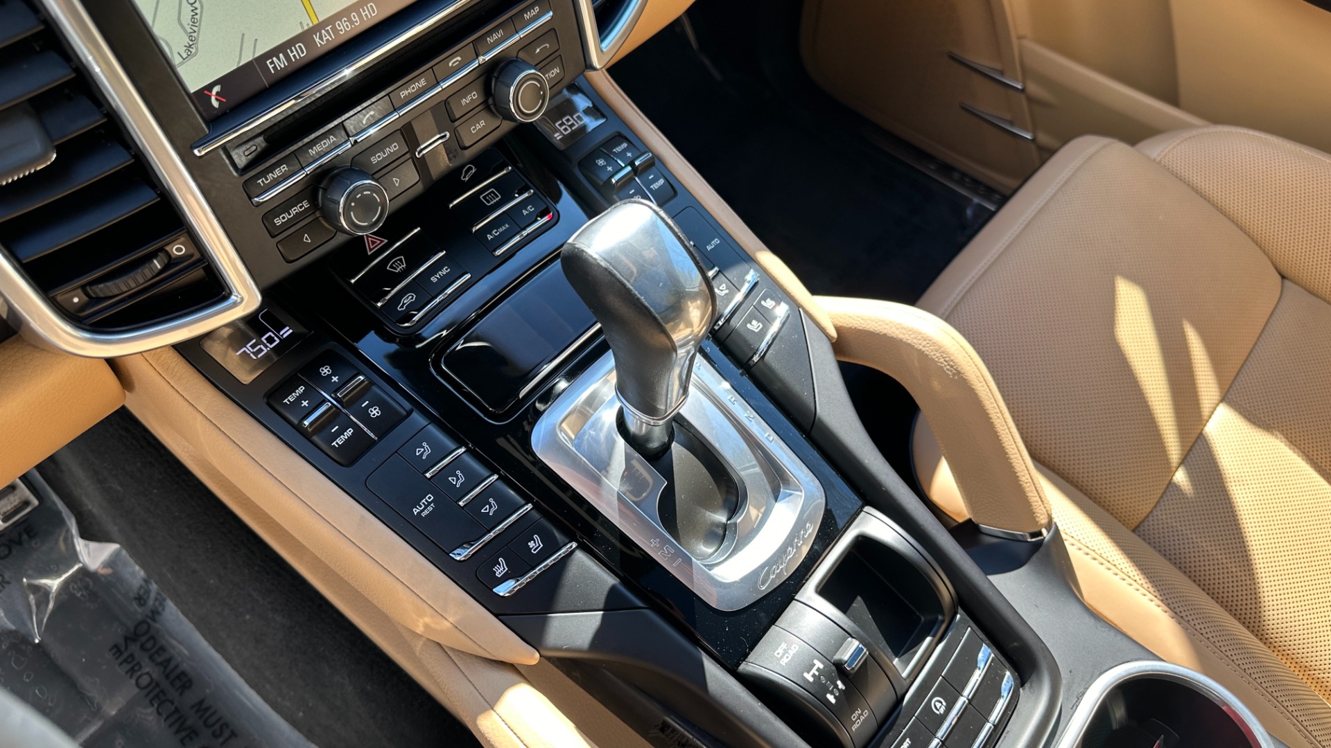 Used 2016 Porsche Cayenne S / PREMIUM / BOSE / KEYLESS ENTRY / STUNNING INTERIOR!! for sale $39,999 at Formula Imports in Charlotte NC 28227 21