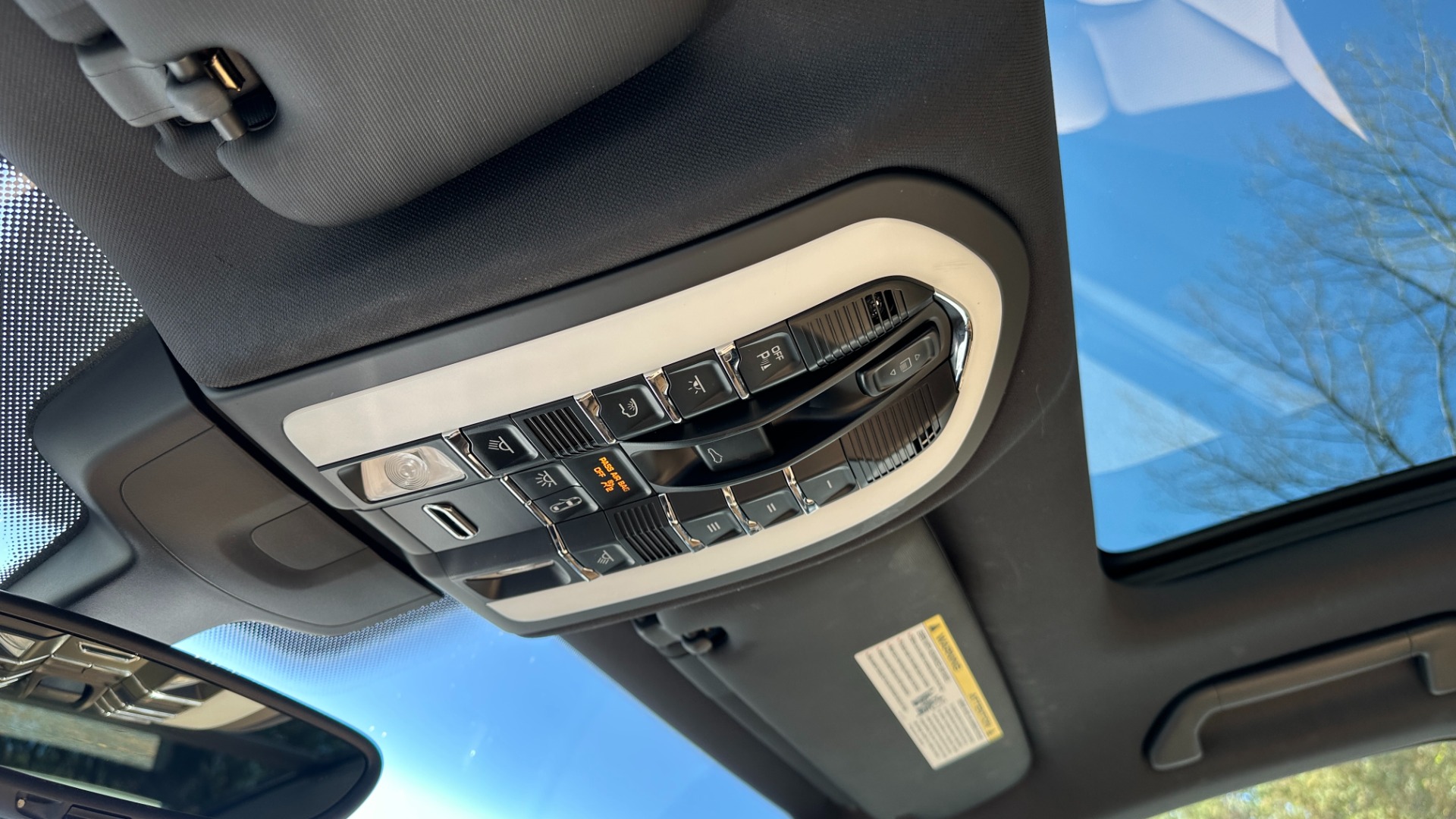 Used 2016 Porsche Cayenne S / PREMIUM / BOSE / KEYLESS ENTRY / STUNNING INTERIOR!! for sale $39,999 at Formula Imports in Charlotte NC 28227 23