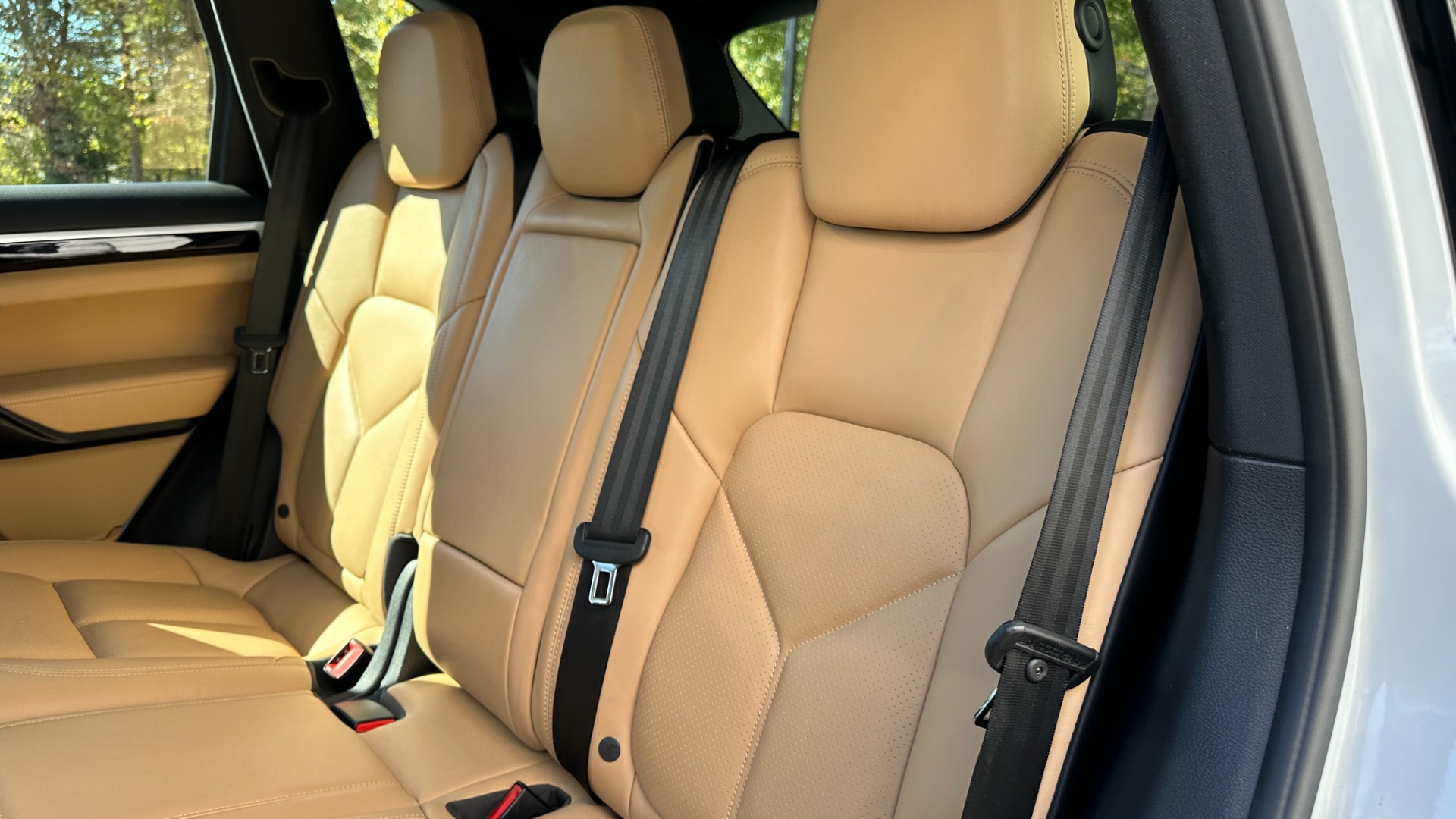 Used 2016 Porsche Cayenne S / PREMIUM / BOSE / KEYLESS ENTRY / STUNNING INTERIOR!! for sale $39,999 at Formula Imports in Charlotte NC 28227 28