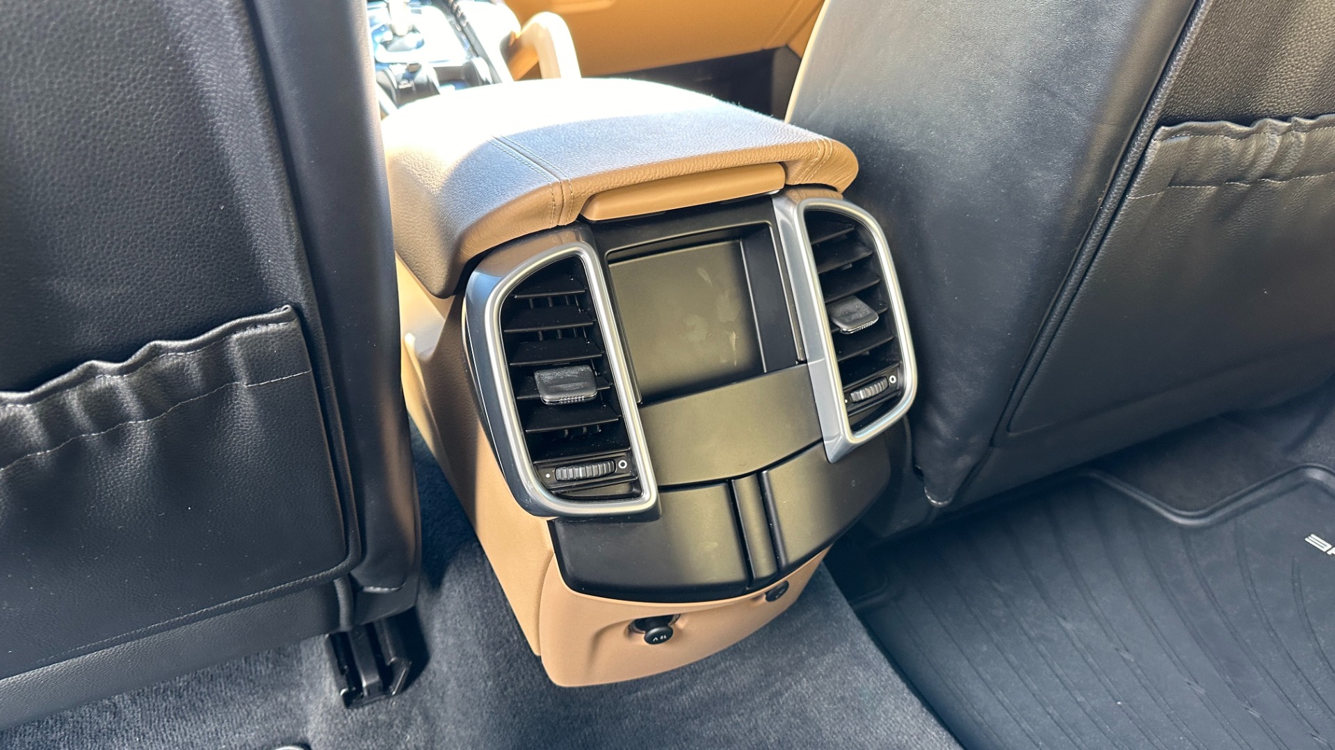 Used 2016 Porsche Cayenne S / PREMIUM / BOSE / KEYLESS ENTRY / STUNNING INTERIOR!! for sale $39,999 at Formula Imports in Charlotte NC 28227 30