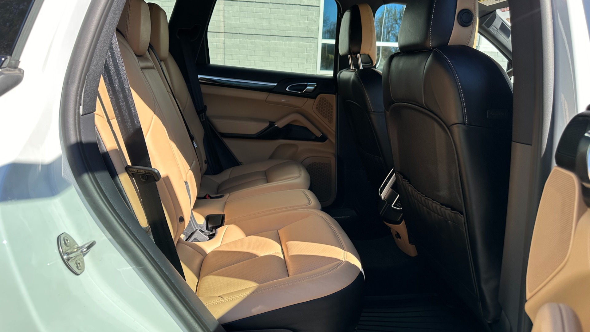 Used 2016 Porsche Cayenne S / PREMIUM / BOSE / KEYLESS ENTRY / STUNNING INTERIOR!! for sale $39,999 at Formula Imports in Charlotte NC 28227 33