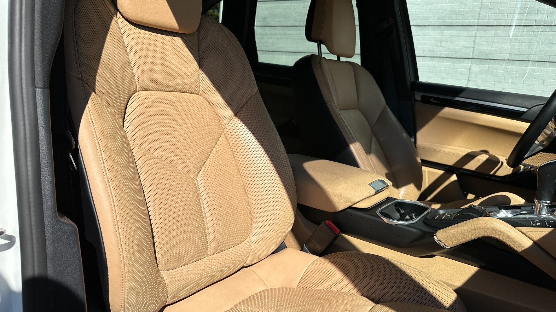 Used 2016 Porsche Cayenne S / PREMIUM / BOSE / KEYLESS ENTRY / STUNNING INTERIOR!! for sale $39,999 at Formula Imports in Charlotte NC 28227 39