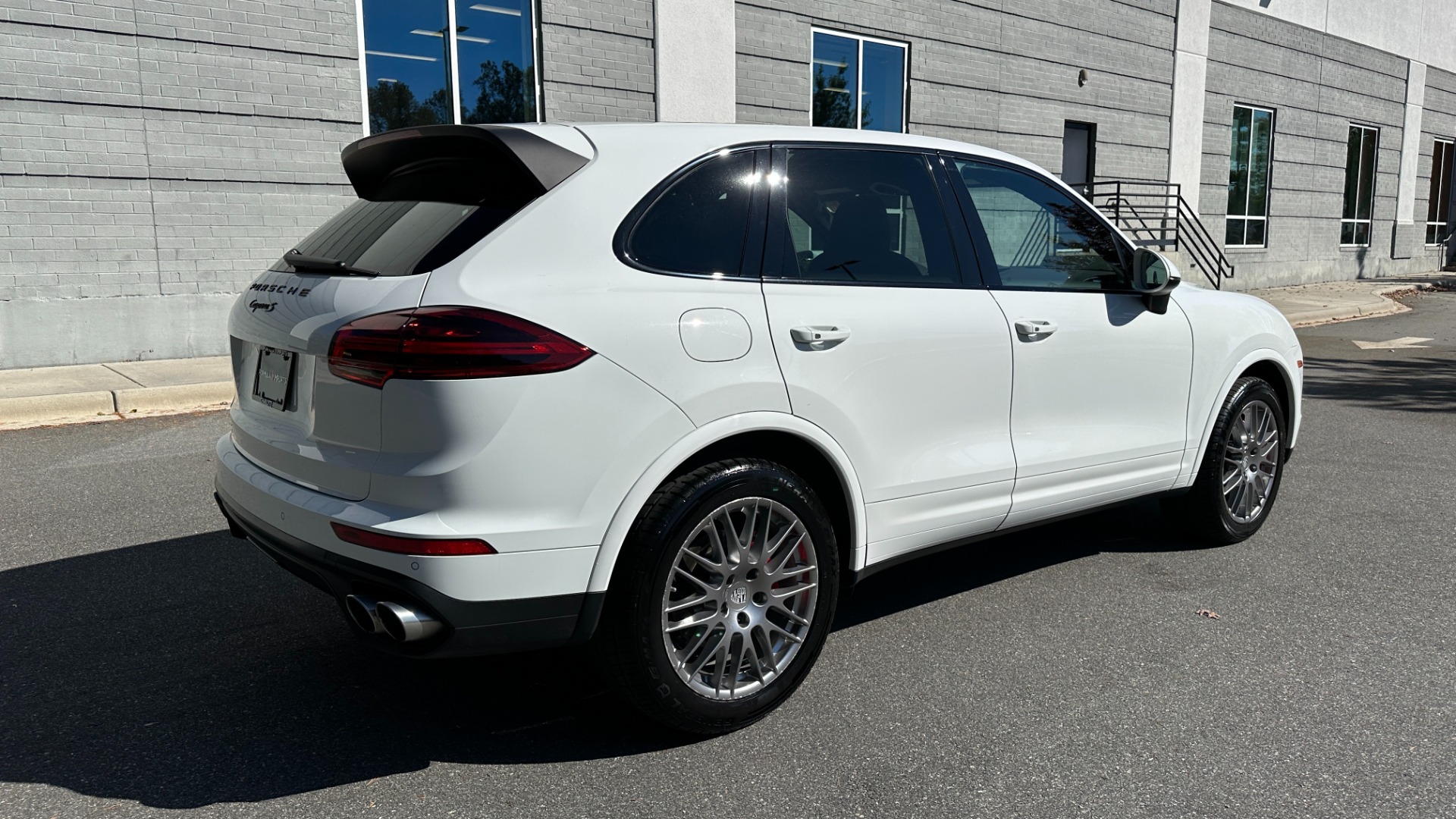 Used 2016 Porsche Cayenne S / PREMIUM / BOSE / KEYLESS ENTRY / STUNNING INTERIOR!! for sale $39,999 at Formula Imports in Charlotte NC 28227 4
