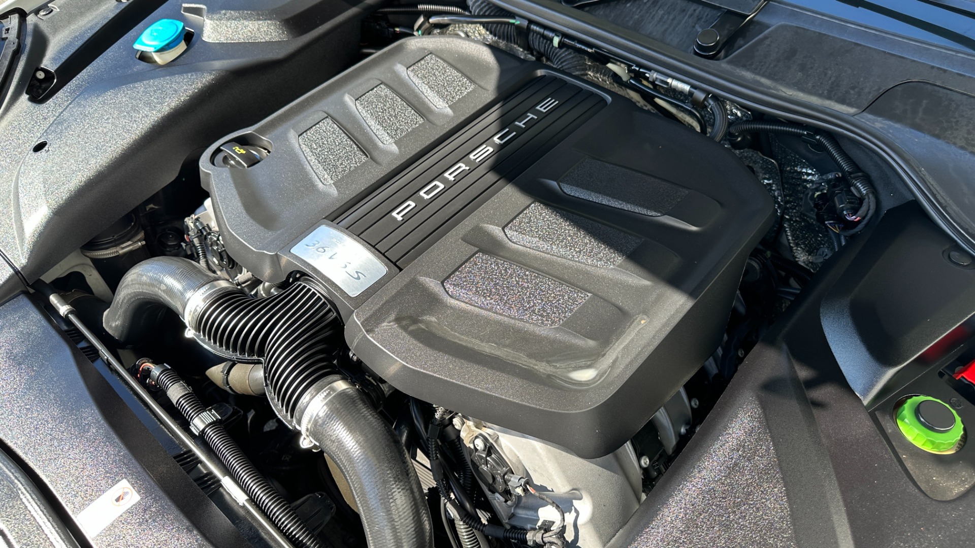 Used 2016 Porsche Cayenne S / PREMIUM / BOSE / KEYLESS ENTRY / STUNNING INTERIOR!! for sale $39,999 at Formula Imports in Charlotte NC 28227 55