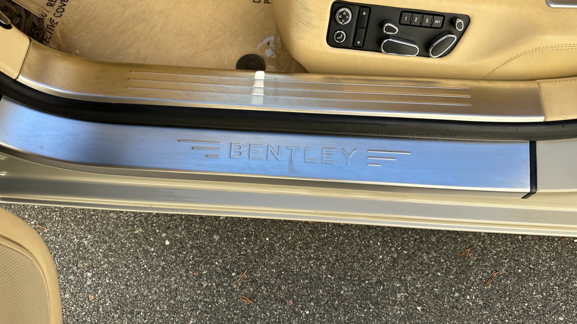 Used 2007 Bentley Continental Flying Spur W12 ENGINE / MASSAGE / LAMBSKIN RUGS / AMAZING CONDITION for sale Sold at Formula Imports in Charlotte NC 28227 16