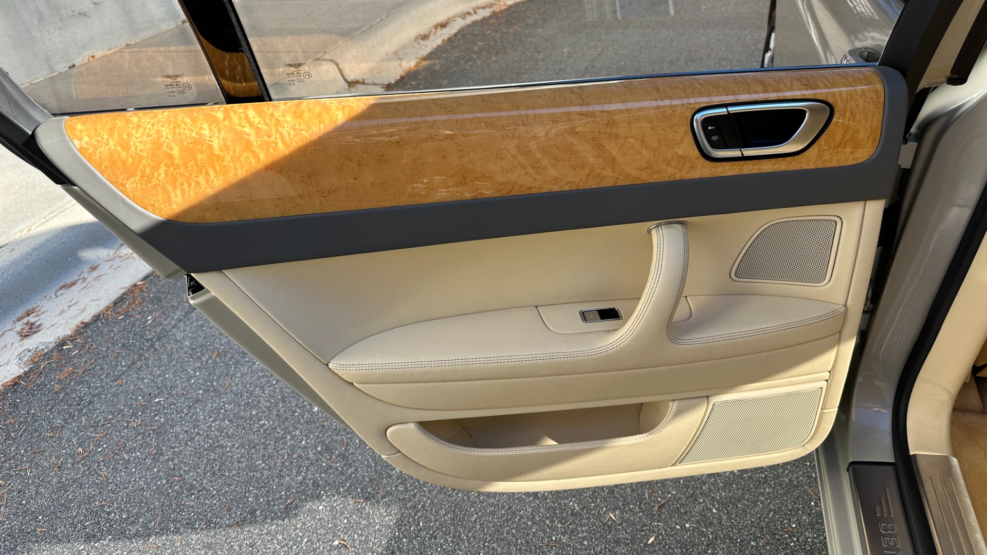 Used 2007 Bentley Continental Flying Spur W12 ENGINE / MASSAGE / LAMBSKIN RUGS / AMAZING CONDITION for sale Sold at Formula Imports in Charlotte NC 28227 27