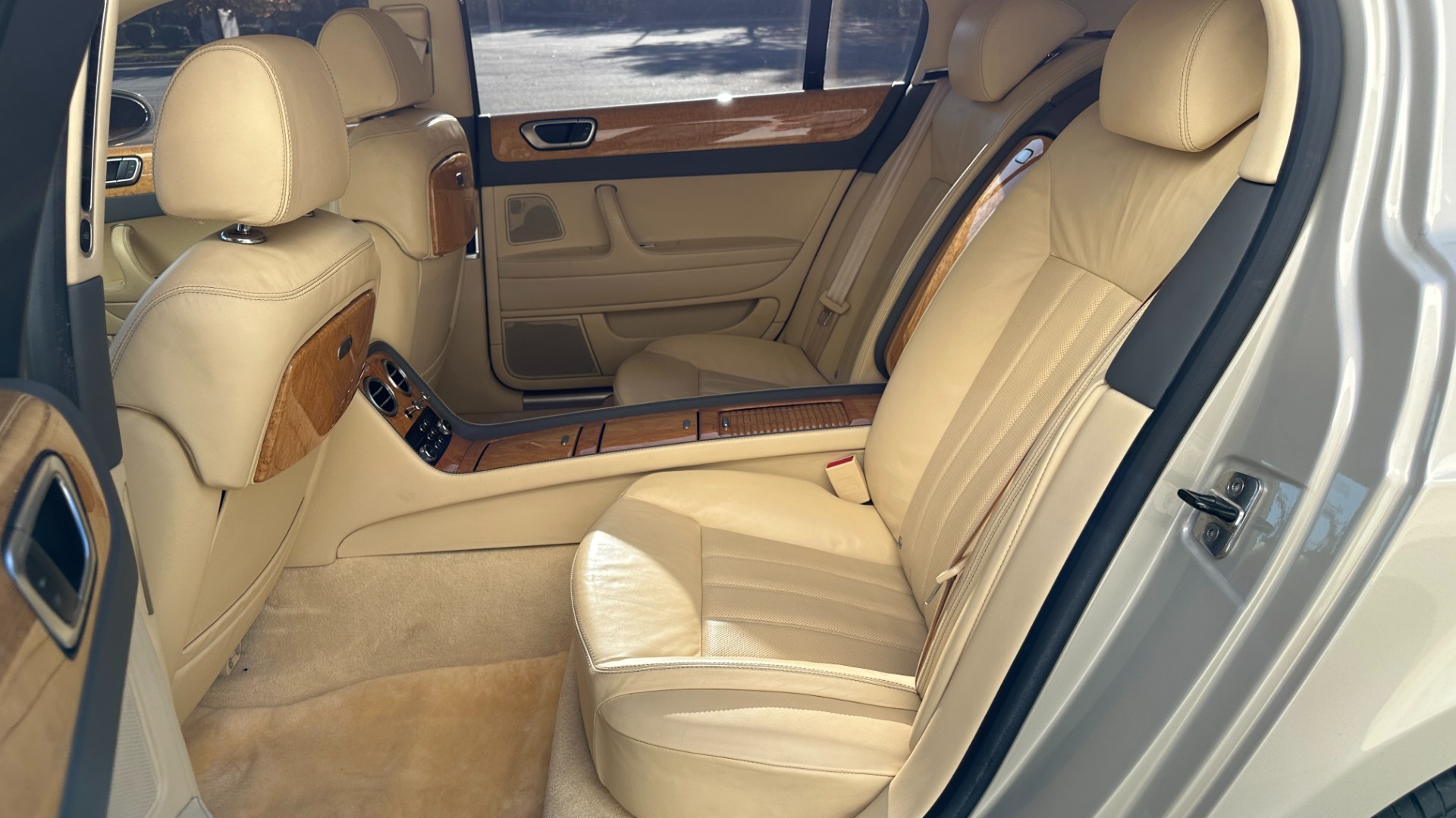 Used 2007 Bentley Continental Flying Spur W12 ENGINE / MASSAGE / LAMBSKIN RUGS / AMAZING CONDITION for sale Sold at Formula Imports in Charlotte NC 28227 29