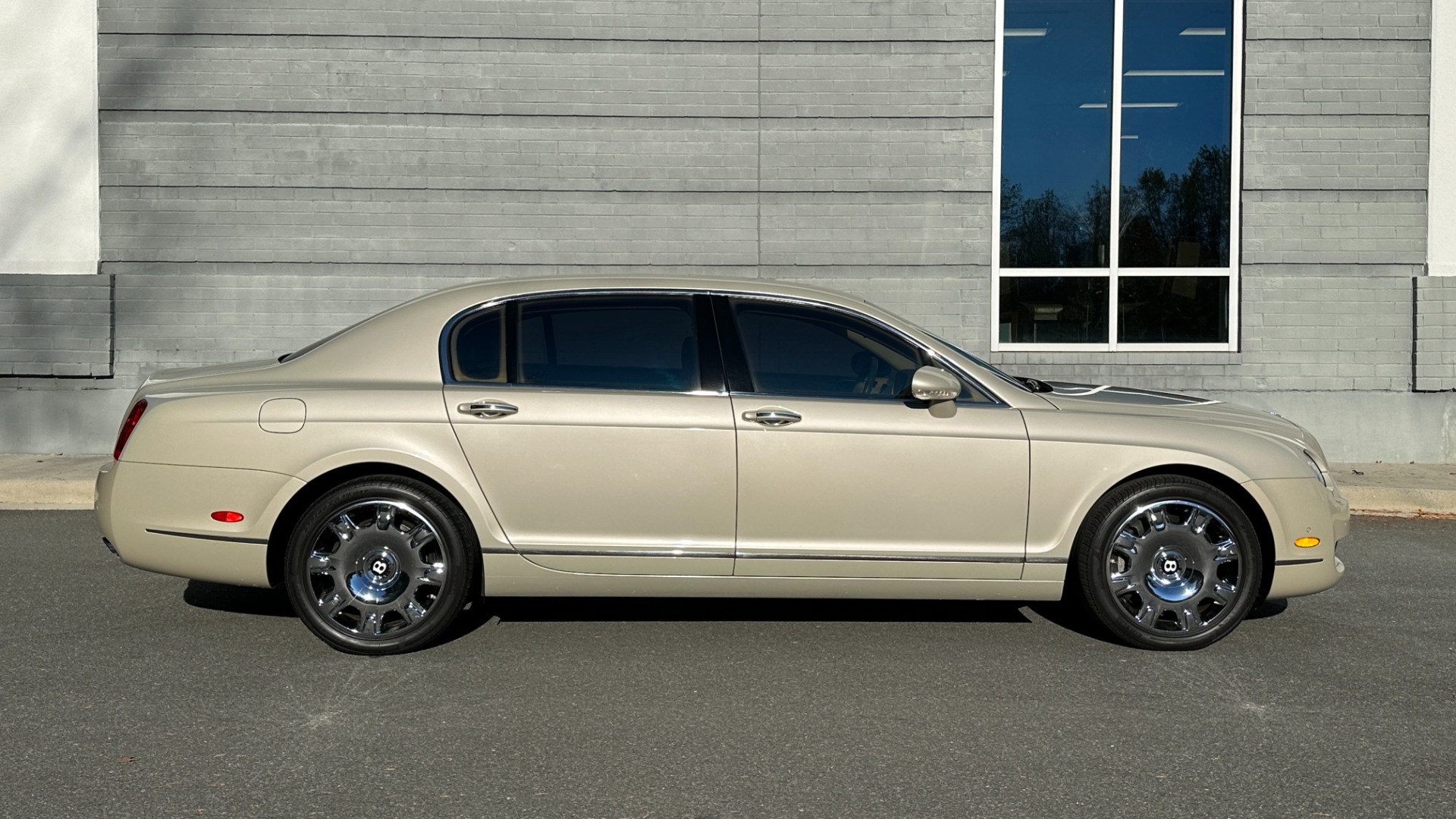 Used 2007 Bentley Continental Flying Spur W12 ENGINE / MASSAGE / LAMBSKIN RUGS / AMAZING CONDITION for sale Sold at Formula Imports in Charlotte NC 28227 3