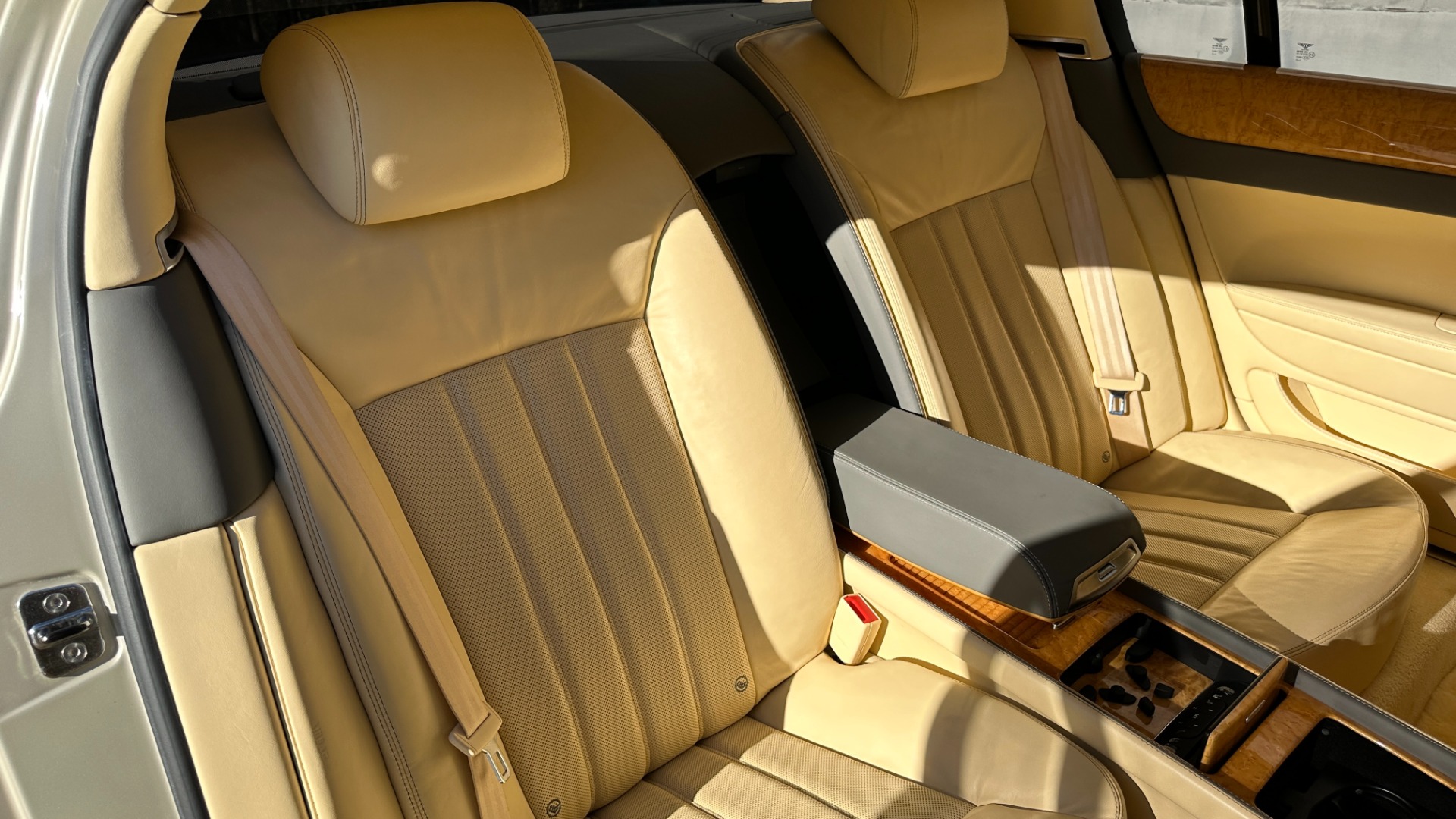 Used 2007 Bentley Continental Flying Spur W12 ENGINE / MASSAGE / LAMBSKIN RUGS / AMAZING CONDITION for sale Sold at Formula Imports in Charlotte NC 28227 42