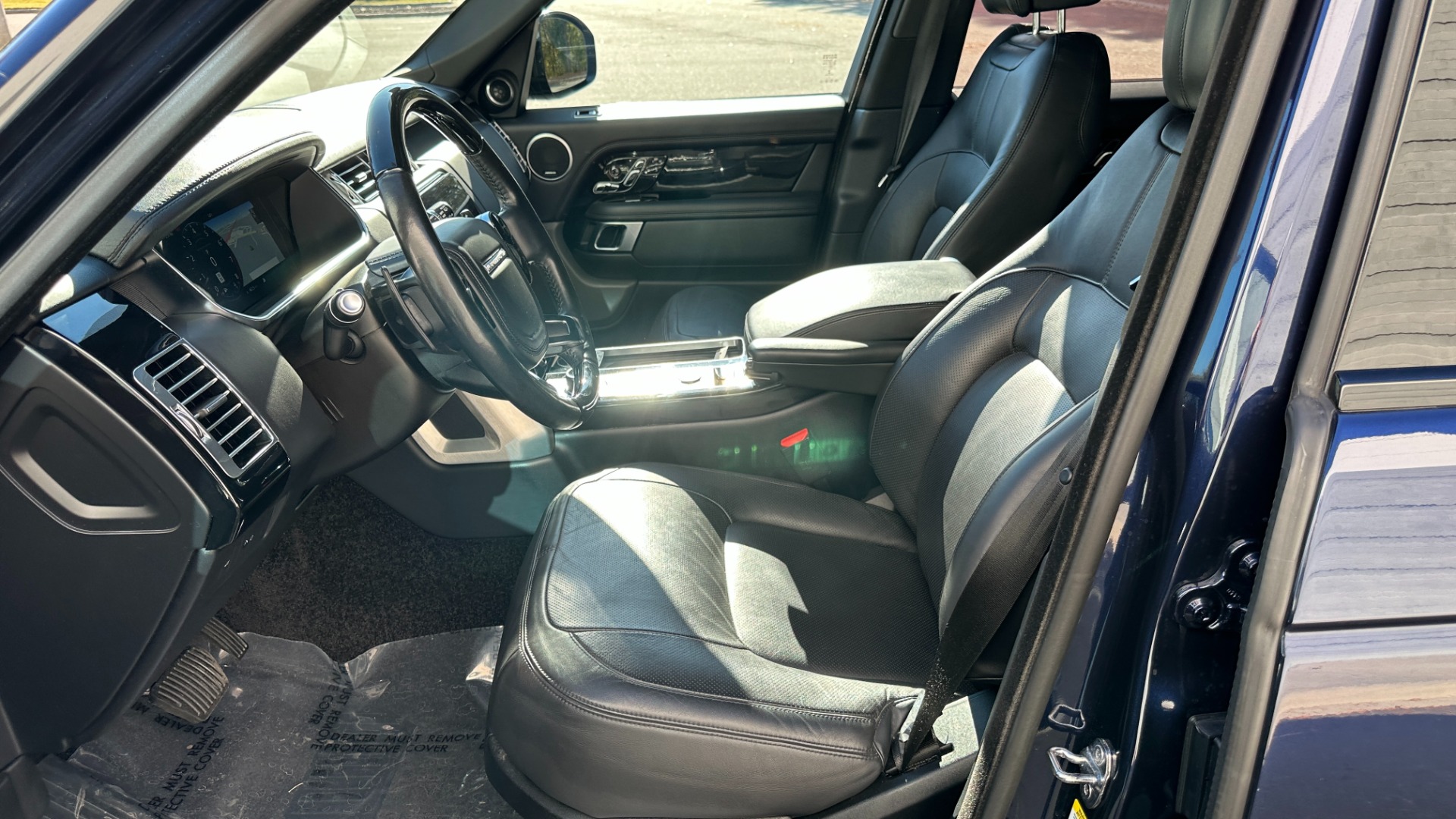 Used 2018 Land Rover Range Rover VISION ASSIST / 22 WAY MASSAGE SEATS / MERIDIAN SOUND / REAR ENTERTAINMENT for sale Sold at Formula Imports in Charlotte NC 28227 12