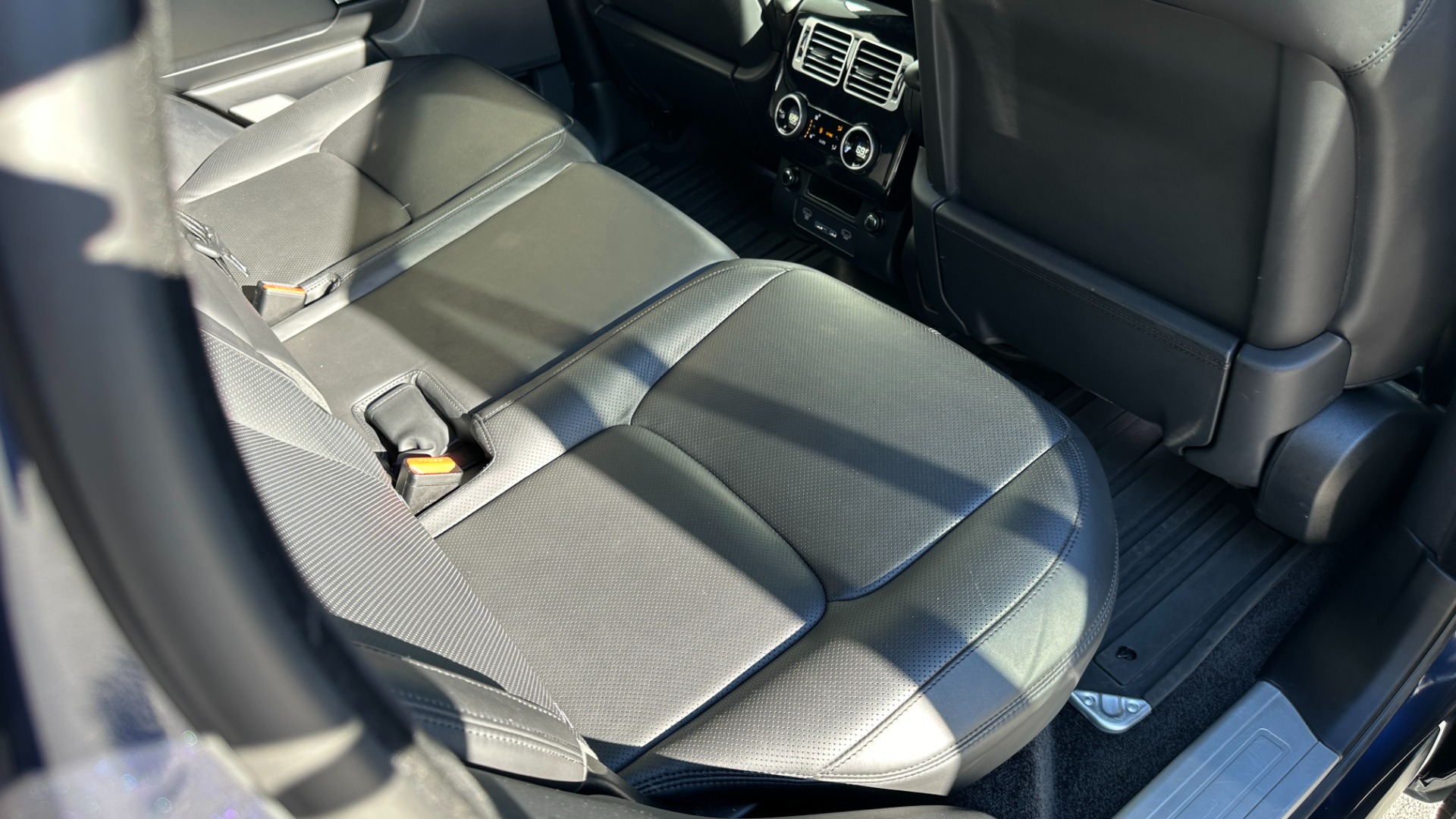 Used 2018 Land Rover Range Rover VISION ASSIST / 22 WAY MASSAGE SEATS / MERIDIAN SOUND / REAR ENTERTAINMENT for sale $41,999 at Formula Imports in Charlotte NC 28227 31