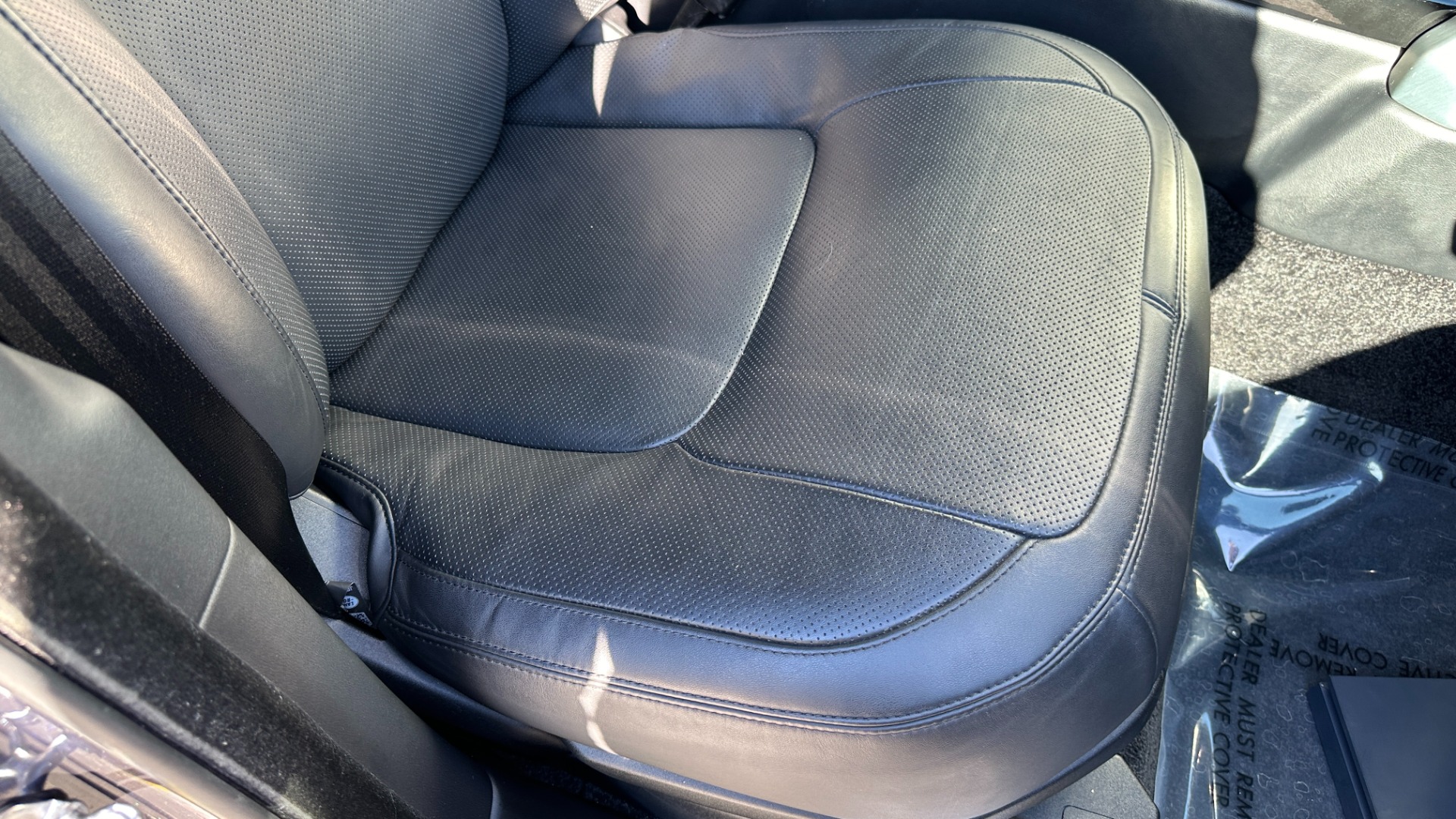 Used 2018 Land Rover Range Rover VISION ASSIST / 22 WAY MASSAGE SEATS / MERIDIAN SOUND / REAR ENTERTAINMENT for sale $41,999 at Formula Imports in Charlotte NC 28227 35