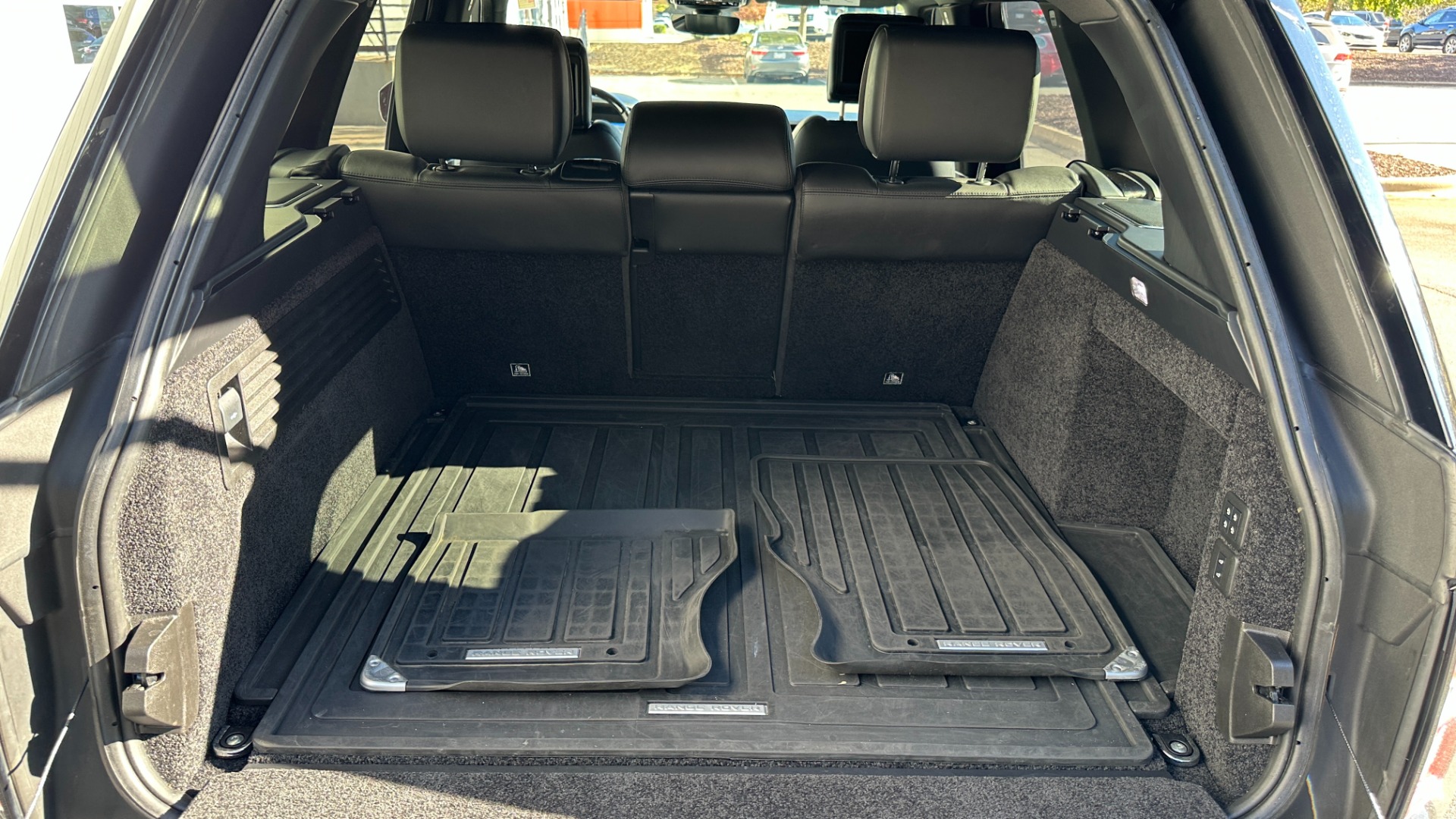 Used 2018 Land Rover Range Rover VISION ASSIST / 22 WAY MASSAGE SEATS / MERIDIAN SOUND / REAR ENTERTAINMENT for sale Sold at Formula Imports in Charlotte NC 28227 38