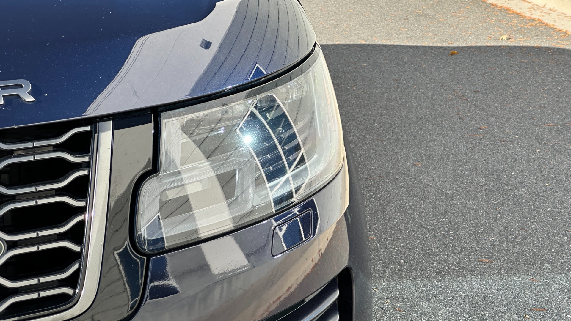 Used 2018 Land Rover Range Rover VISION ASSIST / 22 WAY MASSAGE SEATS / MERIDIAN SOUND / REAR ENTERTAINMENT for sale Sold at Formula Imports in Charlotte NC 28227 40