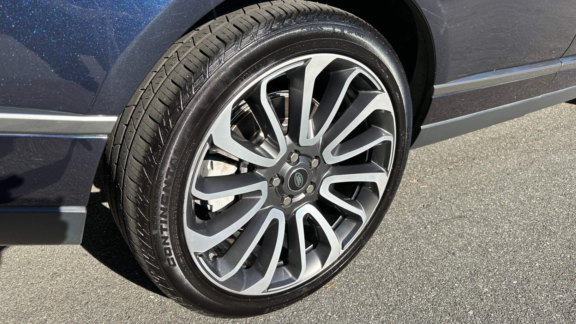 Used 2018 Land Rover Range Rover VISION ASSIST / 22 WAY MASSAGE SEATS / MERIDIAN SOUND / REAR ENTERTAINMENT for sale $41,999 at Formula Imports in Charlotte NC 28227 42
