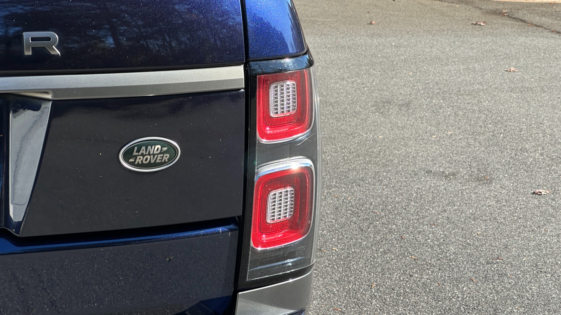 Used 2018 Land Rover Range Rover VISION ASSIST / 22 WAY MASSAGE SEATS / MERIDIAN SOUND / REAR ENTERTAINMENT for sale $41,999 at Formula Imports in Charlotte NC 28227 51
