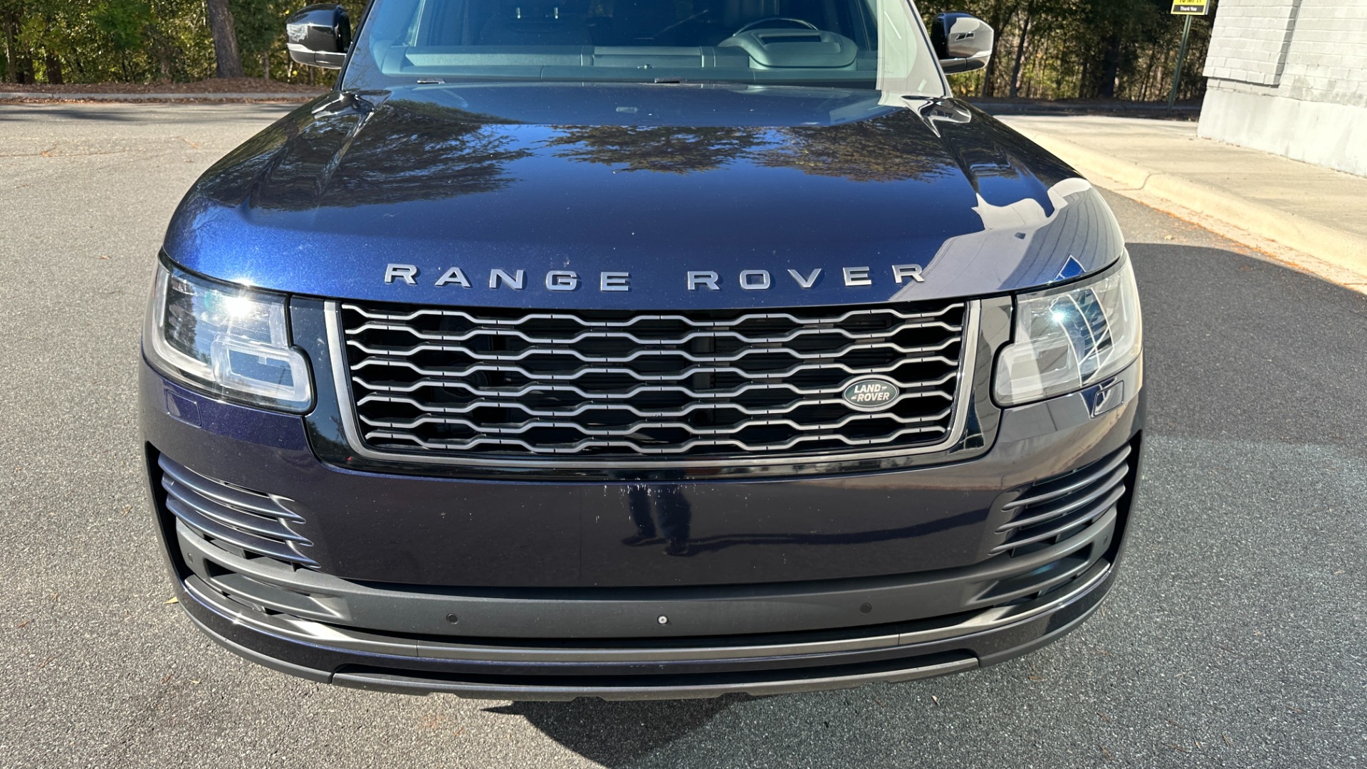Used 2018 Land Rover Range Rover VISION ASSIST / 22 WAY MASSAGE SEATS / MERIDIAN SOUND / REAR ENTERTAINMENT for sale Sold at Formula Imports in Charlotte NC 28227 8