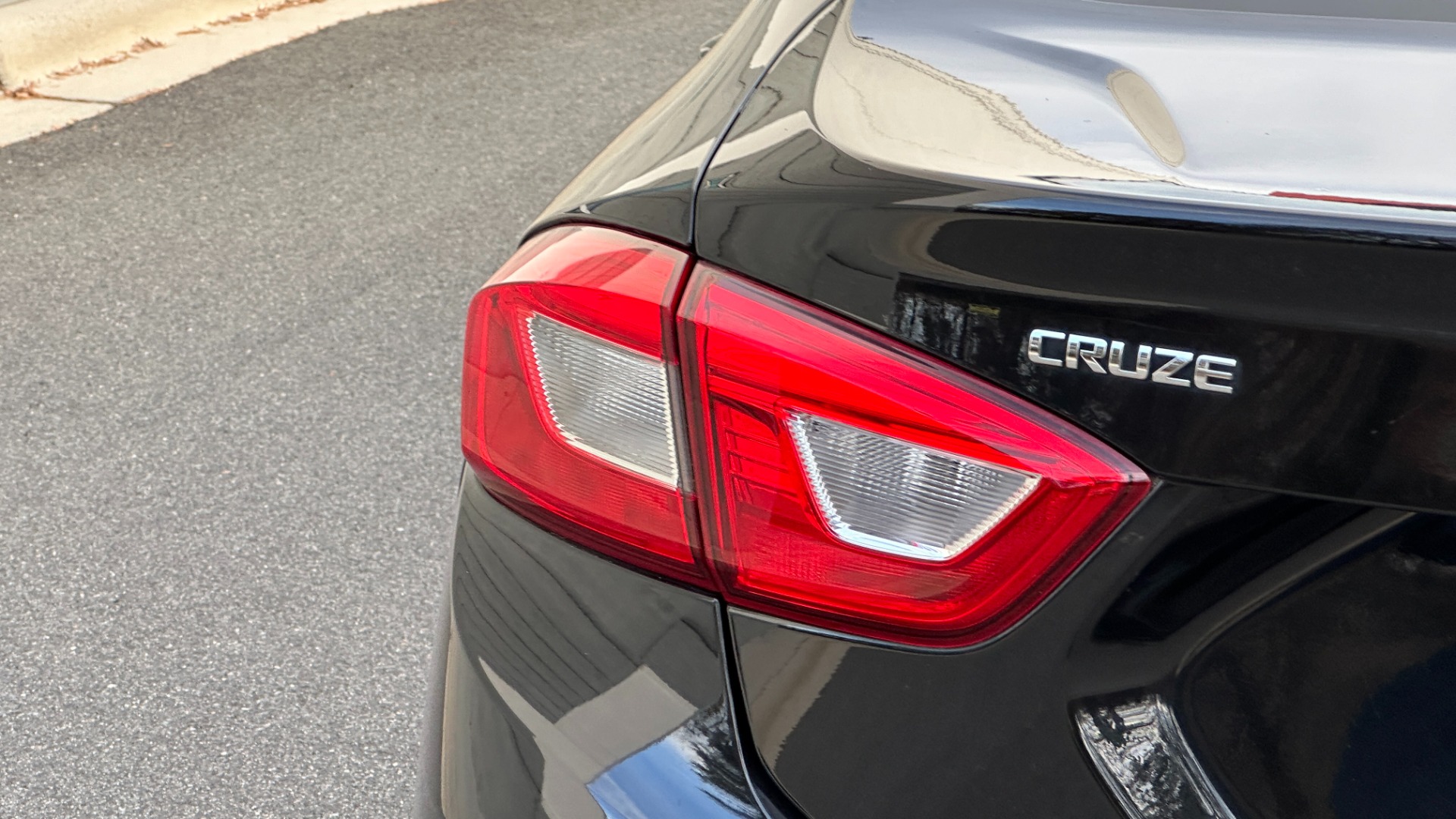 Used 2018 Chevrolet Cruze LS for sale Sold at Formula Imports in Charlotte NC 28227 36