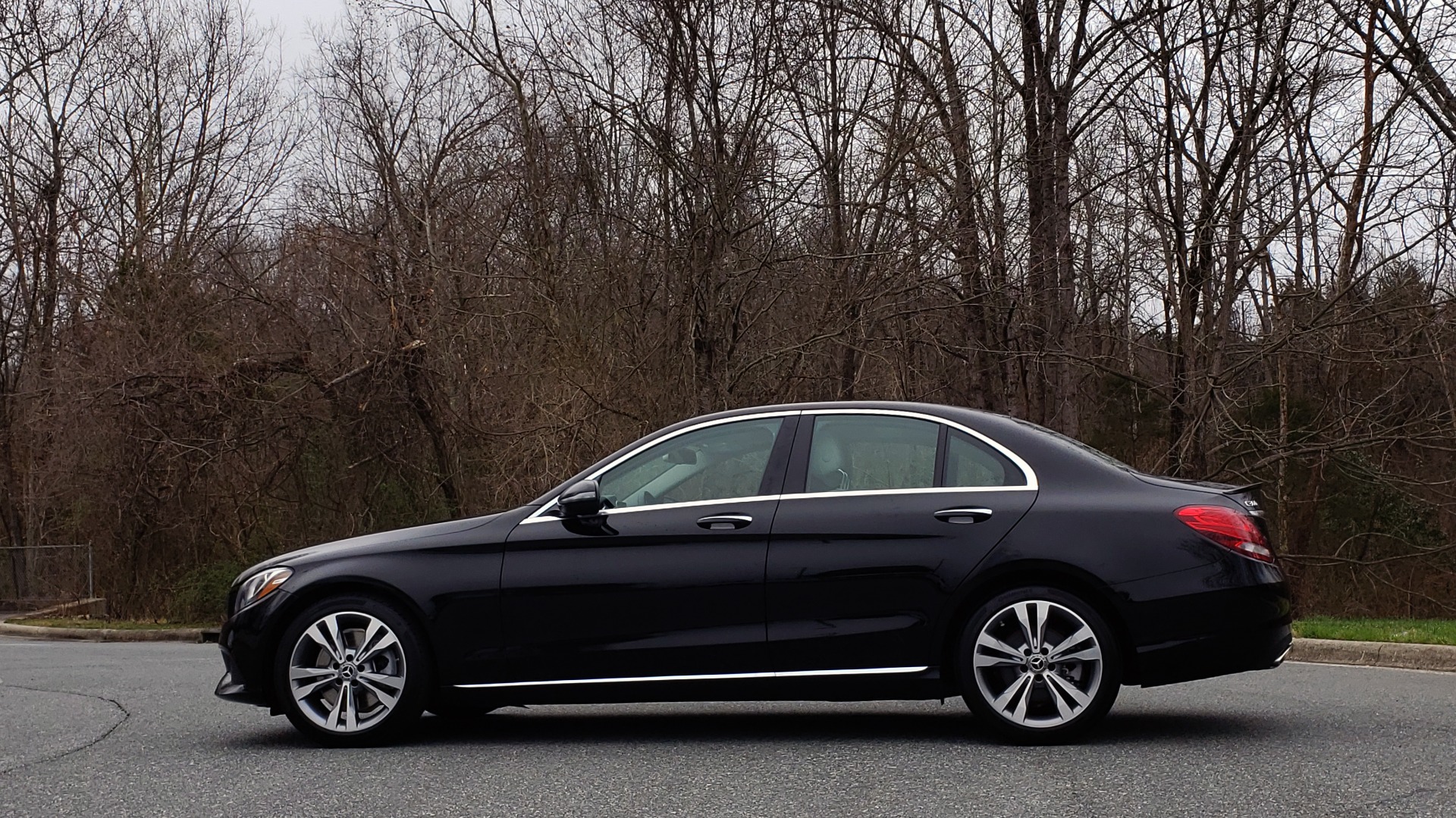 Used 2017 Mercedes-Benz C-CLASS C 300 PREMIUM / HTD STS / SUNROOF / REARVIEW for sale Sold at Formula Imports in Charlotte NC 28227 3