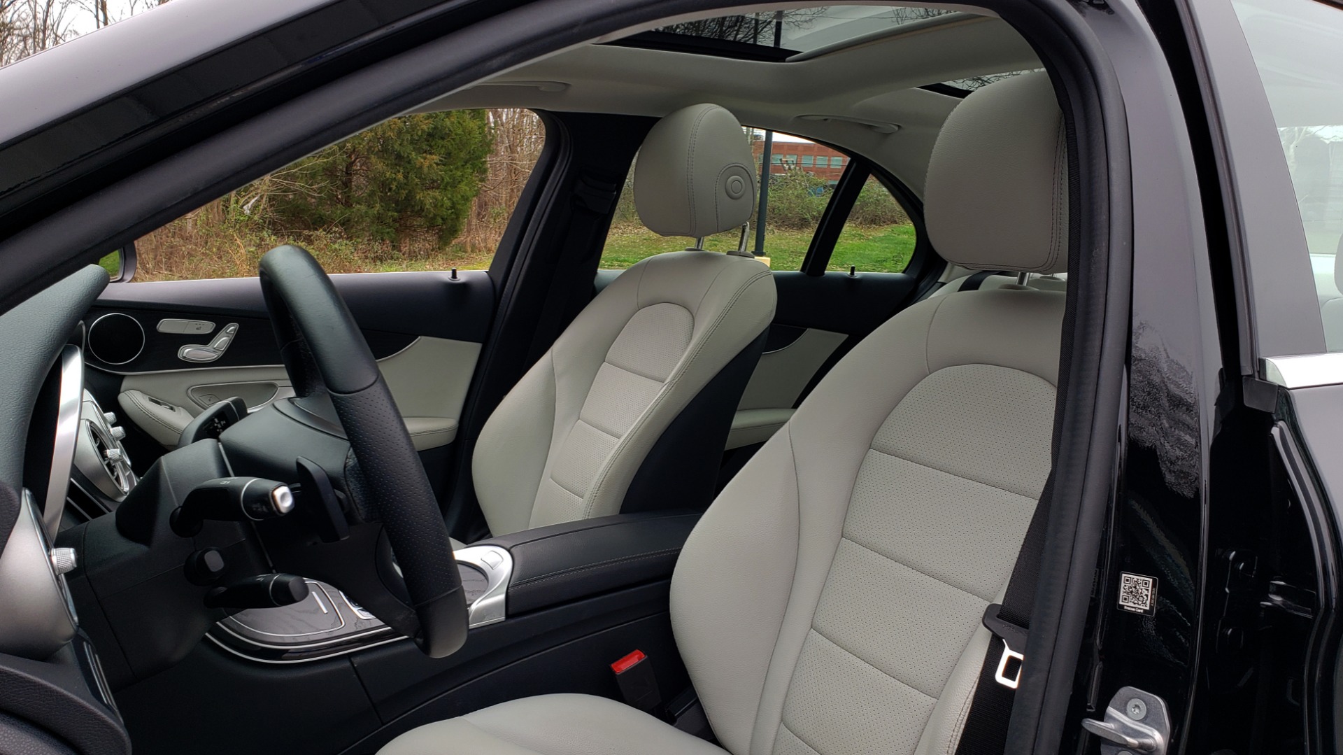 Used 2017 Mercedes-Benz C-CLASS C 300 PREMIUM / HTD STS / SUNROOF / REARVIEW for sale Sold at Formula Imports in Charlotte NC 28227 34