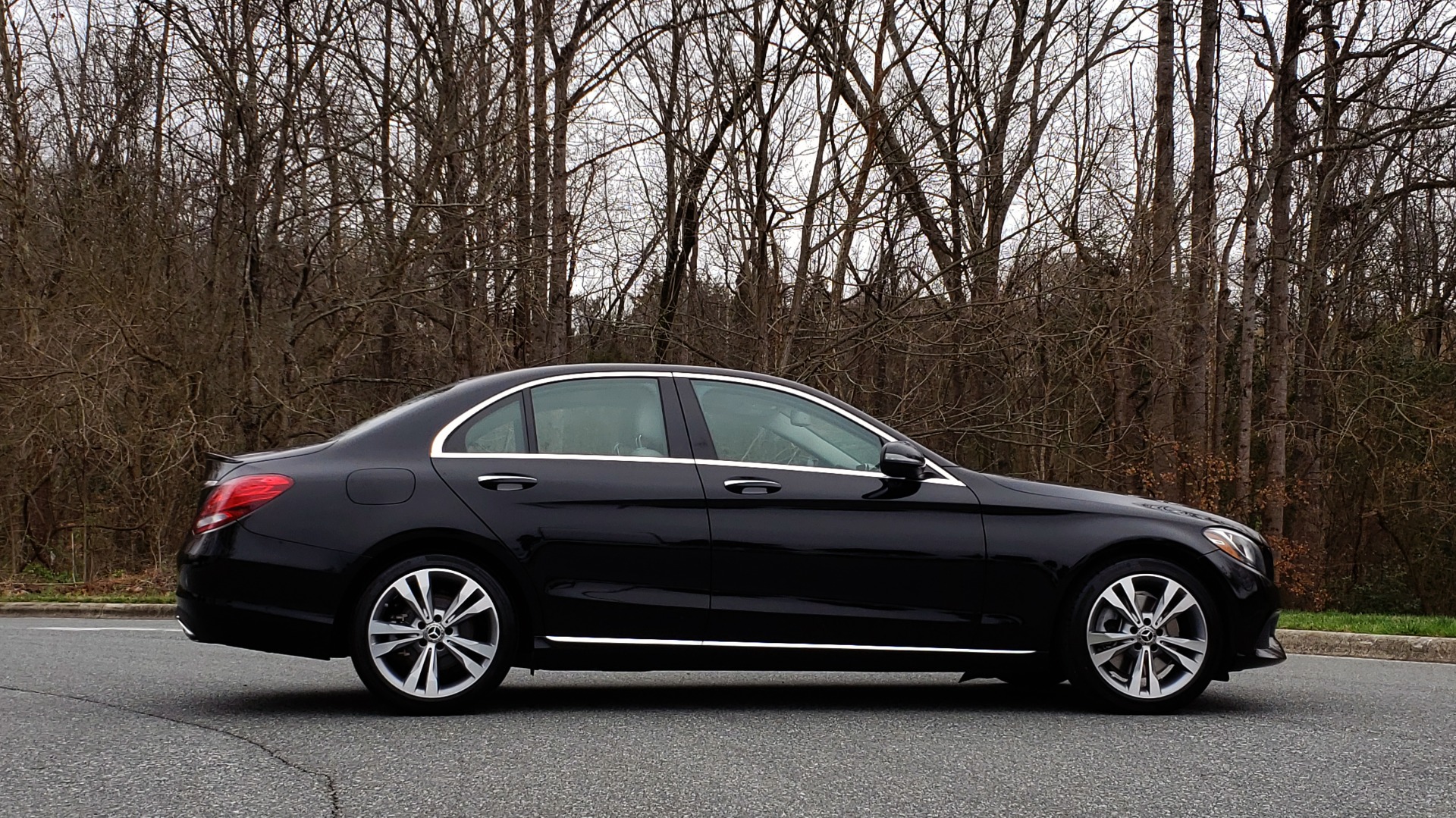 Used 2017 Mercedes-Benz C-CLASS C 300 PREMIUM / HTD STS / SUNROOF / REARVIEW for sale Sold at Formula Imports in Charlotte NC 28227 6