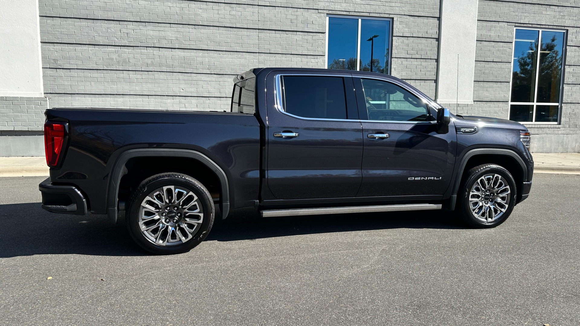 Used 2023 GMC Sierra 1500 Denali Ultimate // 6.2 // SUNROOF // KICKER for sale Sold at Formula Imports in Charlotte NC 28227 6