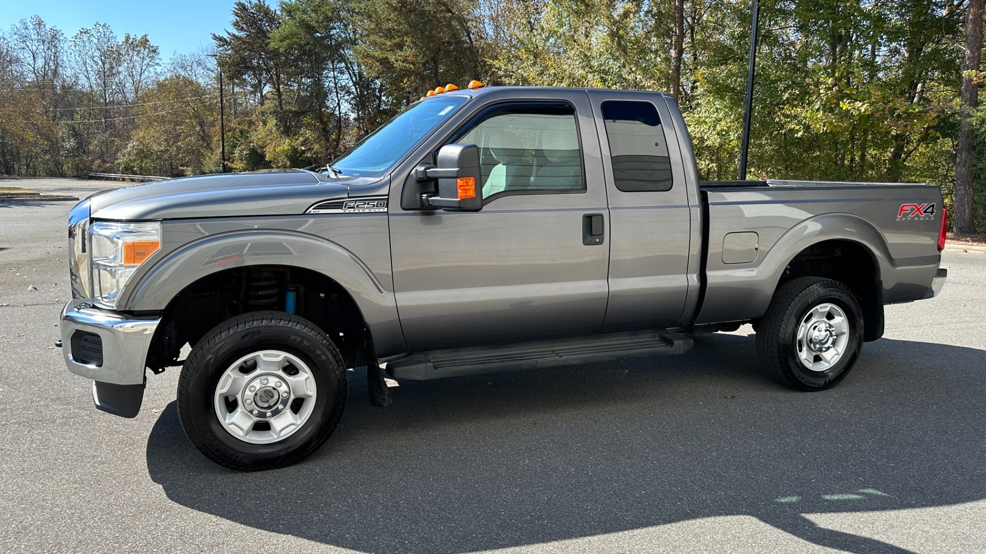 Used 2012 Ford Super Duty F-250 SRW XLT / 6.2L V8 4WD / FX4 OFFROAD / CLOTH / EXT CAB for sale Sold at Formula Imports in Charlotte NC 28227 3