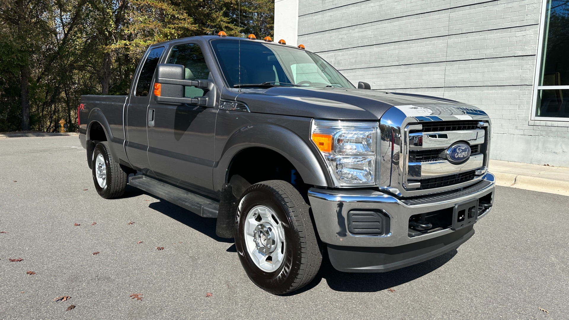 Used 2012 Ford Super Duty F-250 SRW XLT / 6.2L V8 4WD / FX4 OFFROAD / CLOTH / EXT CAB for sale Sold at Formula Imports in Charlotte NC 28227 5