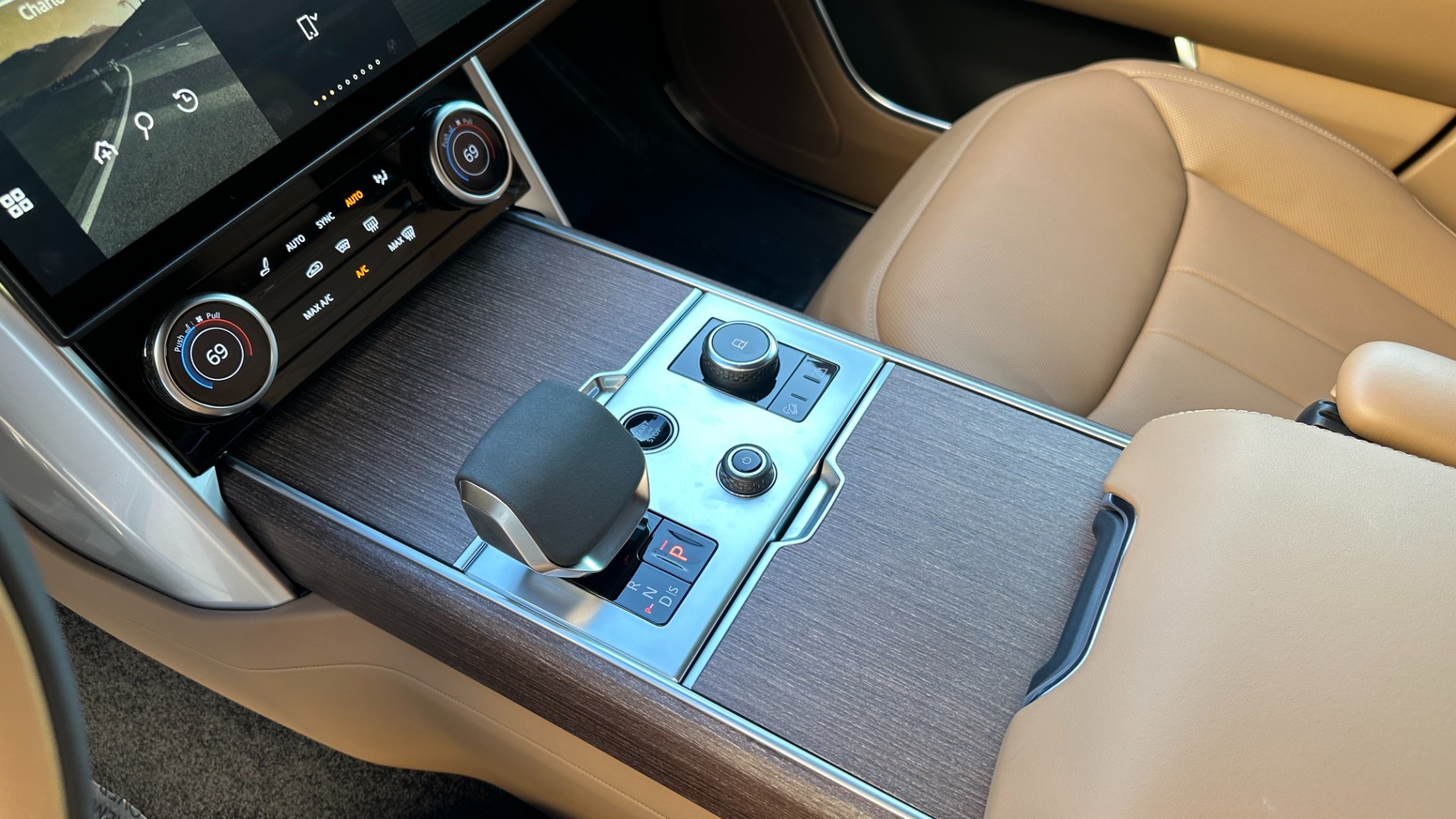 Used 2023 Land Rover Range Rover SE SHADOW EXT // MASSAGE // 3RD ROW // 22IN WHEELS for sale $155,000 at Formula Imports in Charlotte NC 28227 17