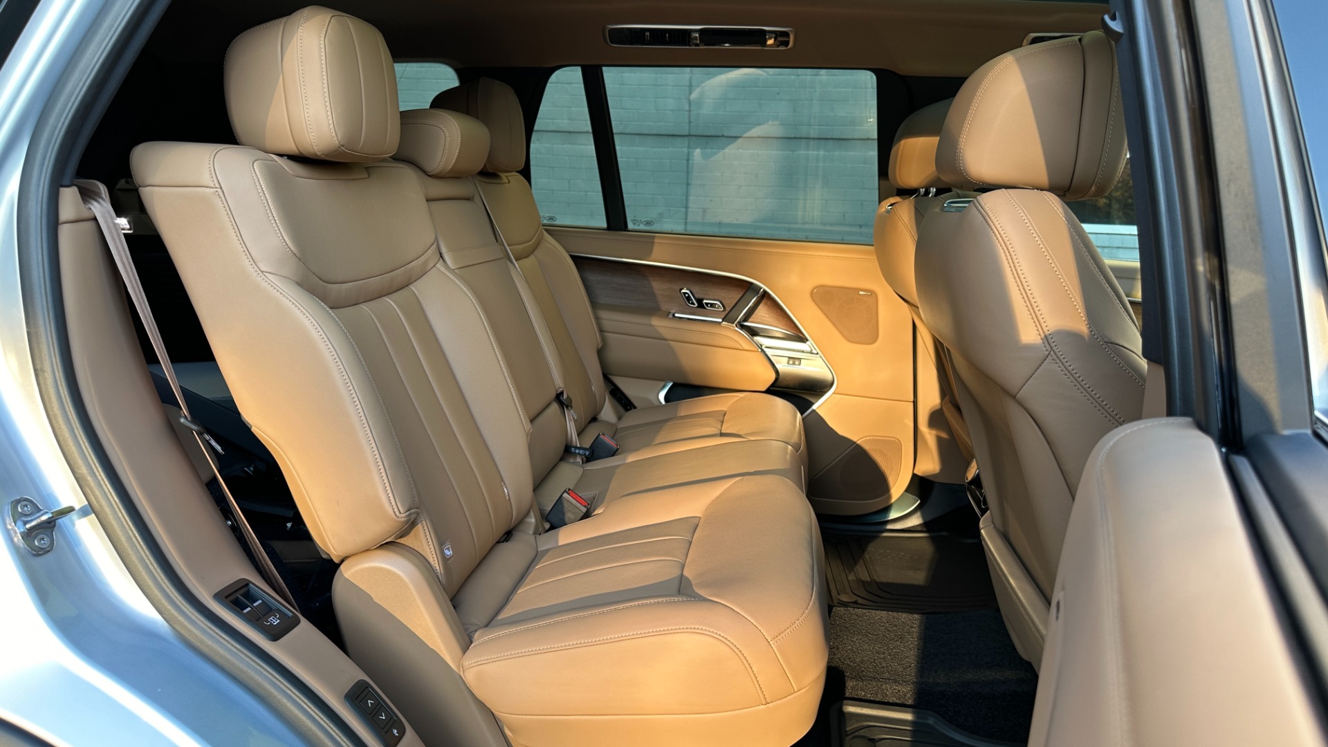 Used 2023 Land Rover Range Rover SE SHADOW EXT // MASSAGE // 3RD ROW // 22IN WHEELS for sale $155,000 at Formula Imports in Charlotte NC 28227 37