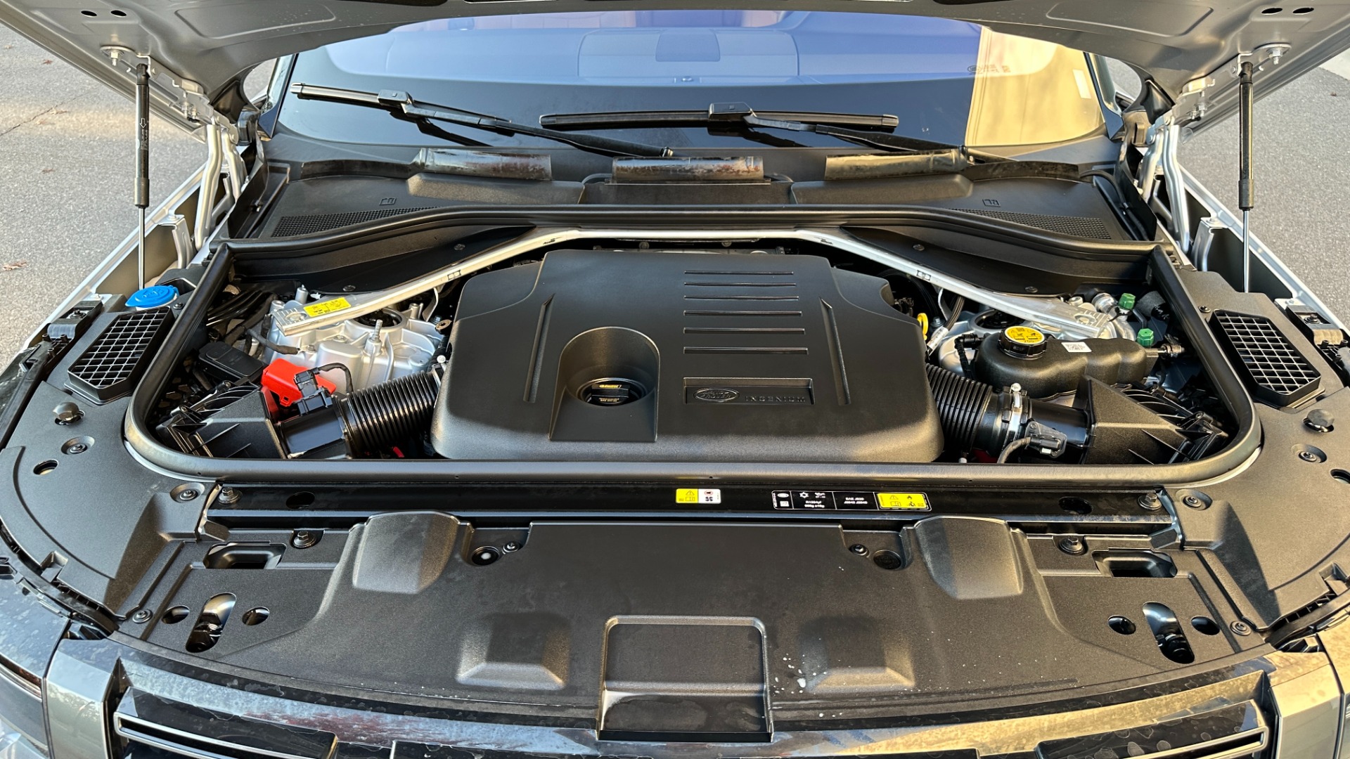 Used 2023 Land Rover Range Rover SE SHADOW EXT // MASSAGE // 3RD ROW // 22IN WHEELS for sale $155,000 at Formula Imports in Charlotte NC 28227 44