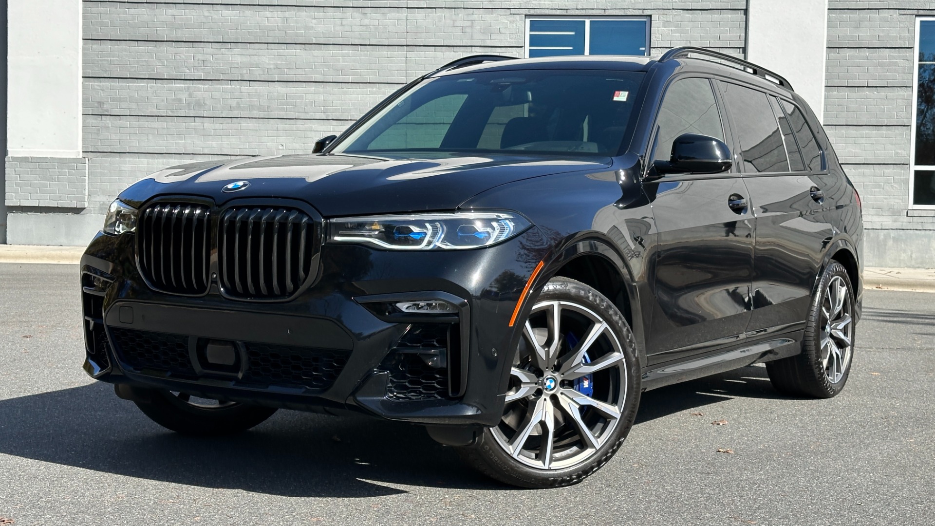 Used 2020 BMW X7 M50i / LOADED / DYNAMIC HANDLING PKG / EXECUTIVE / LUXURY SEATING PKG / MOR for sale $57,995 at Formula Imports in Charlotte NC 28227 1