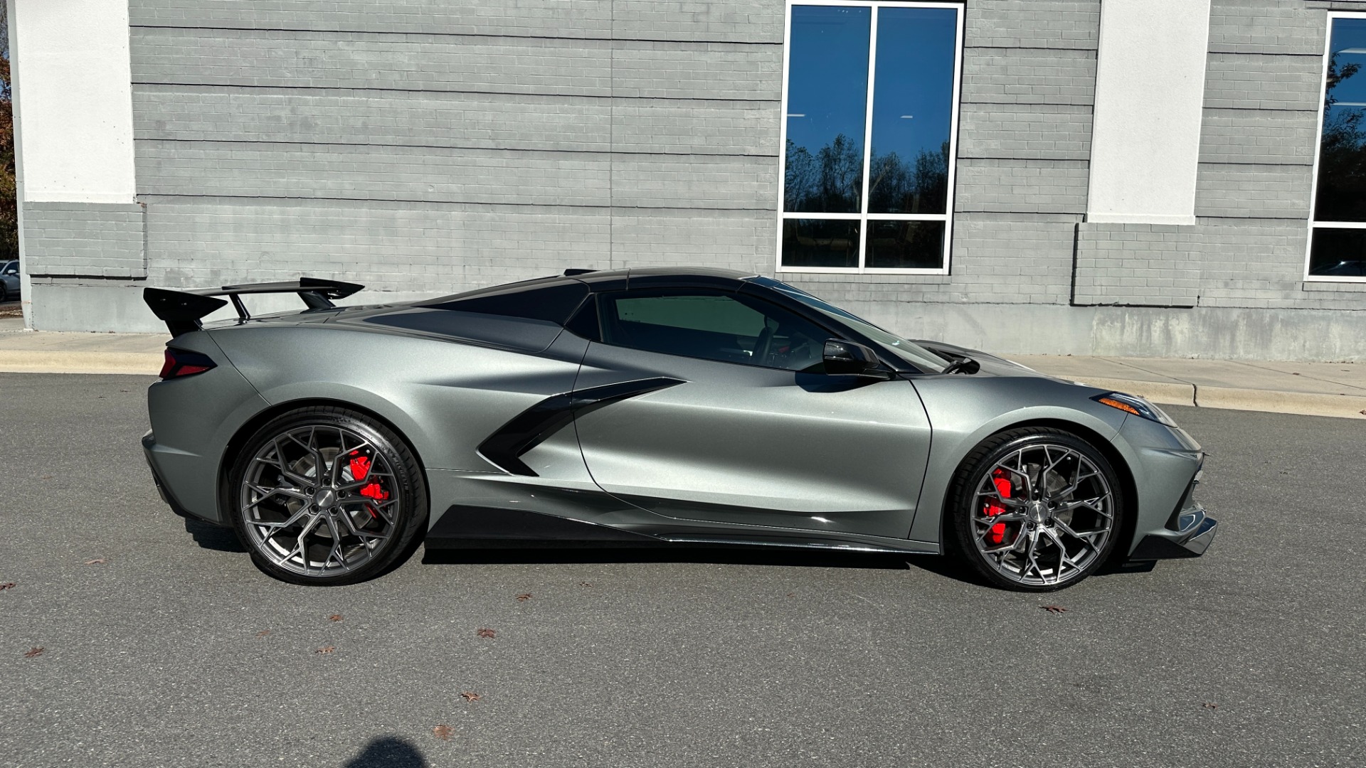Used 2022 Chevrolet Corvette 3LT / CARBON FIBER / Z51 PERF PKG / MAGNETIC RIDE / FRONT LIFT for sale $88,500 at Formula Imports in Charlotte NC 28227 4