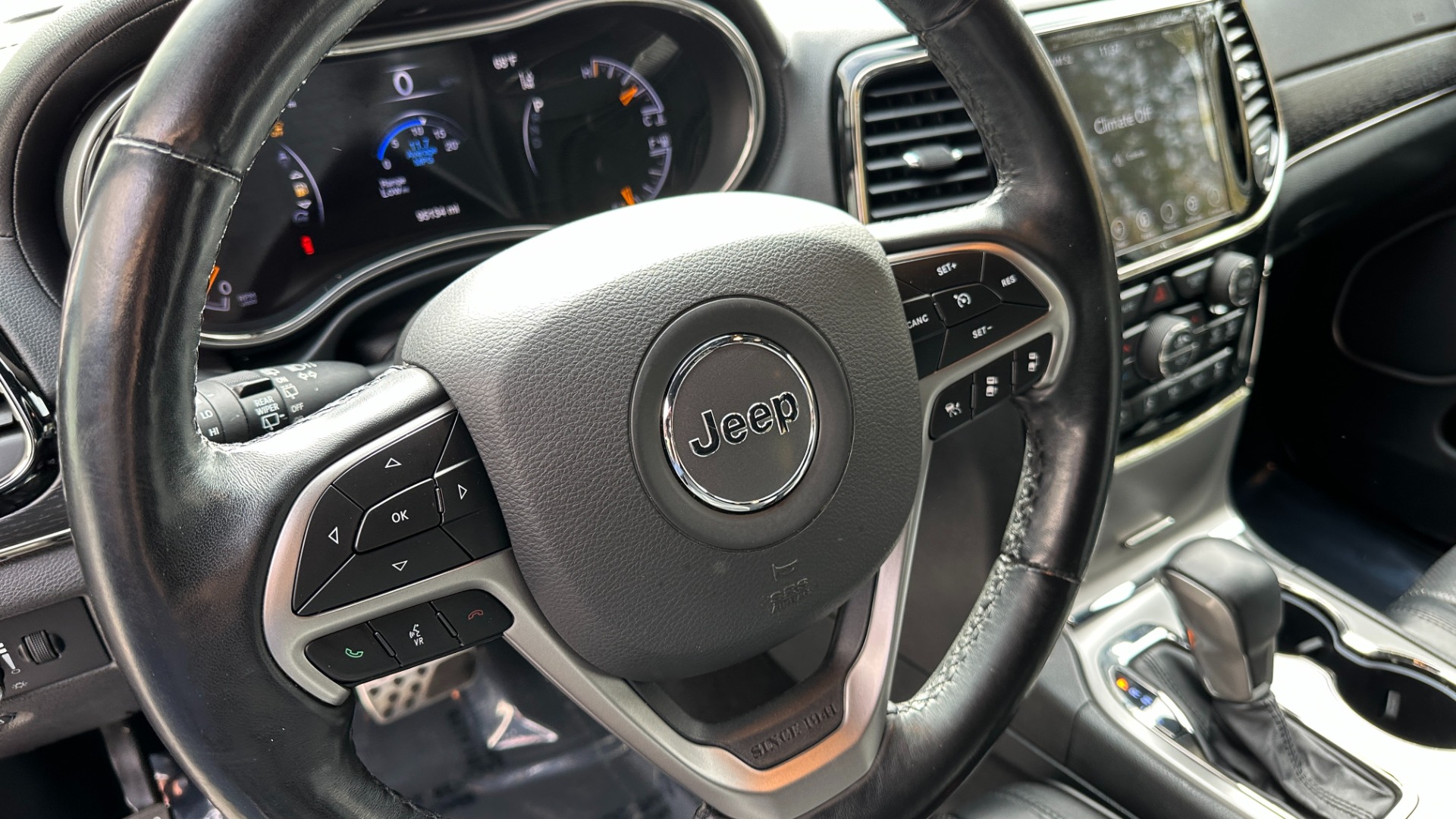 Used 2020 Jeep Grand Cherokee HIGH ALTITUDE / 5.7L V8 HEMI / 22S PKG / PREMIUM AUDIO PKG for sale $28,995 at Formula Imports in Charlotte NC 28227 15