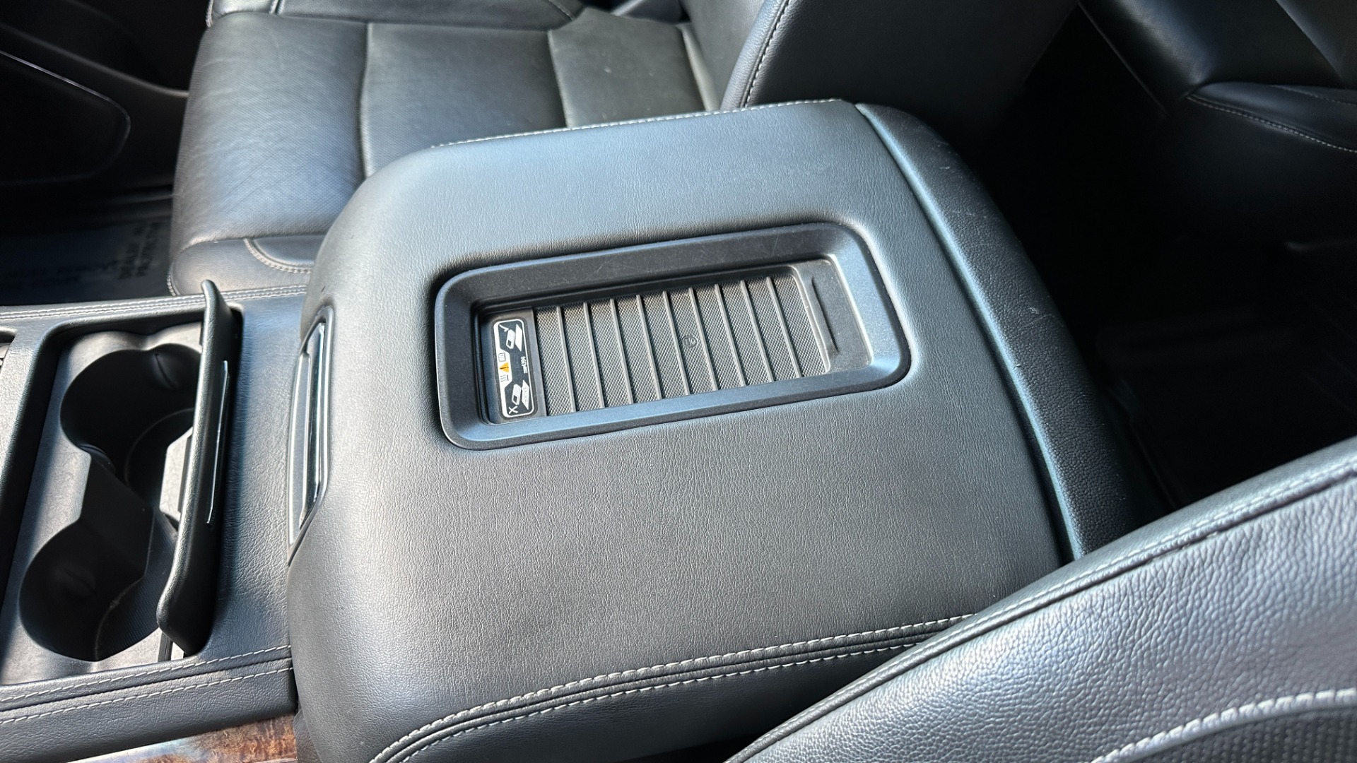 Used 2017 Chevrolet Tahoe PREMIER / 3 ROW / REAR ENTERTAINMENT / BOSE / HEADS UP DISPLAY for sale $33,900 at Formula Imports in Charlotte NC 28227 20