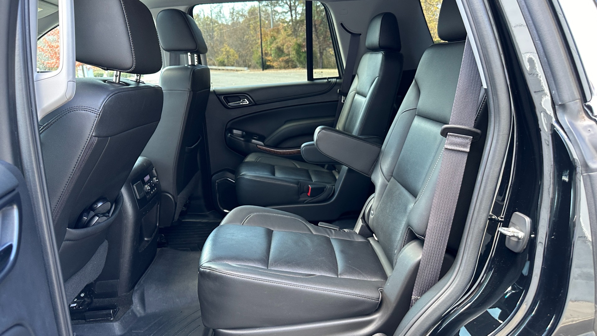 Used 2017 Chevrolet Tahoe PREMIER / 3 ROW / REAR ENTERTAINMENT / BOSE / HEADS UP DISPLAY for sale $33,900 at Formula Imports in Charlotte NC 28227 24