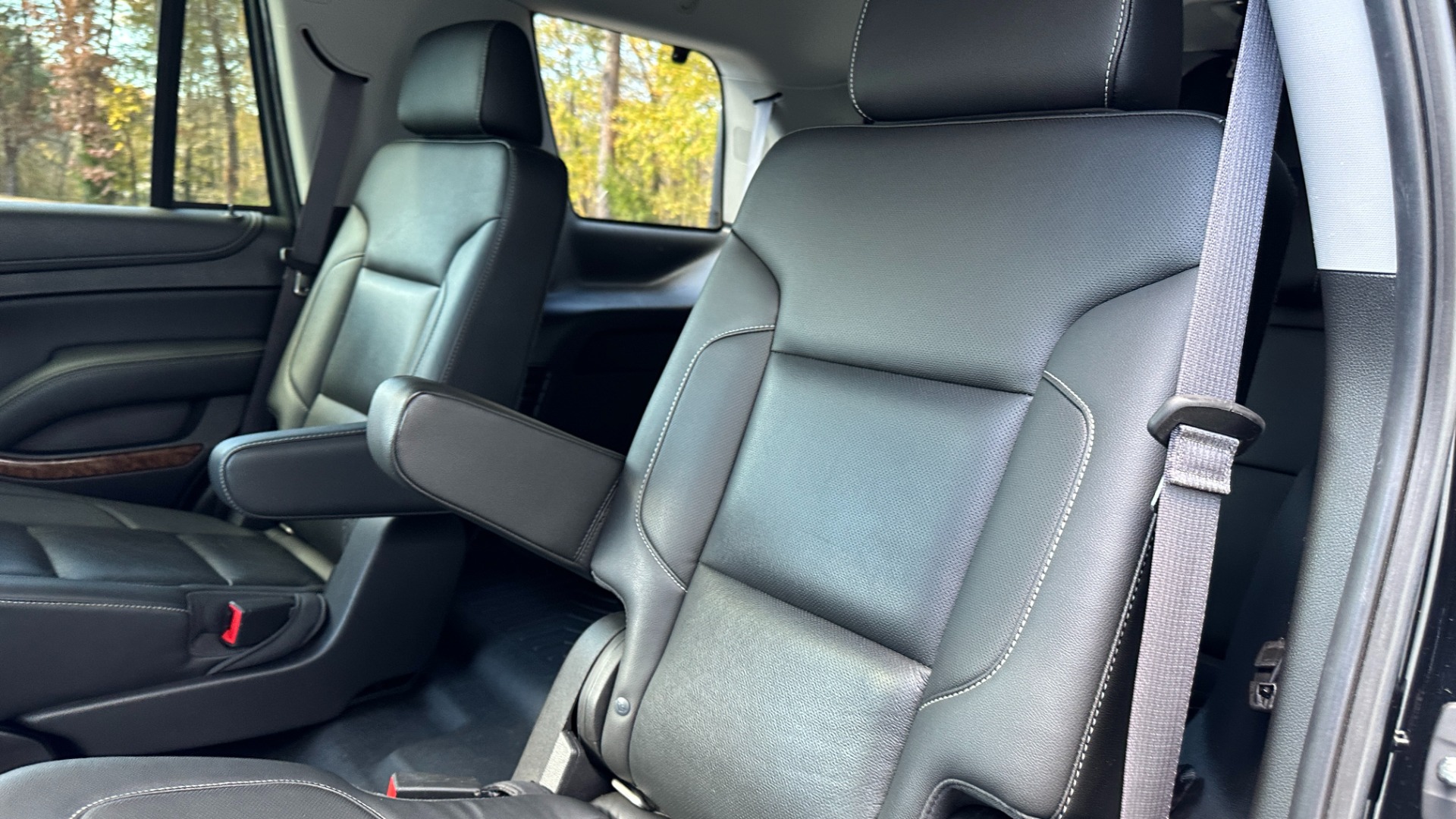 Used 2017 Chevrolet Tahoe PREMIER / 3 ROW / REAR ENTERTAINMENT / BOSE / HEADS UP DISPLAY for sale $33,900 at Formula Imports in Charlotte NC 28227 25