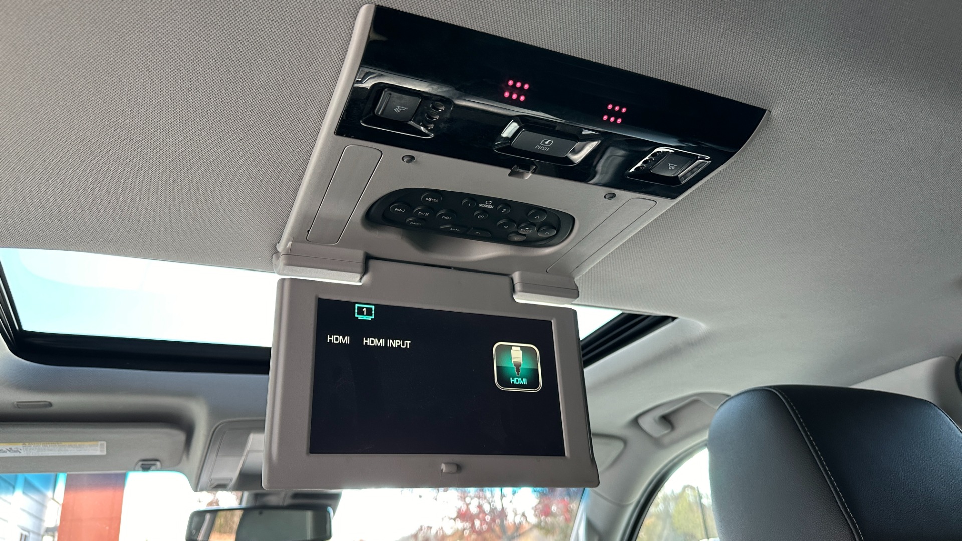 Used 2017 Chevrolet Tahoe PREMIER / 3 ROW / REAR ENTERTAINMENT / BOSE / HEADS UP DISPLAY for sale $33,900 at Formula Imports in Charlotte NC 28227 31
