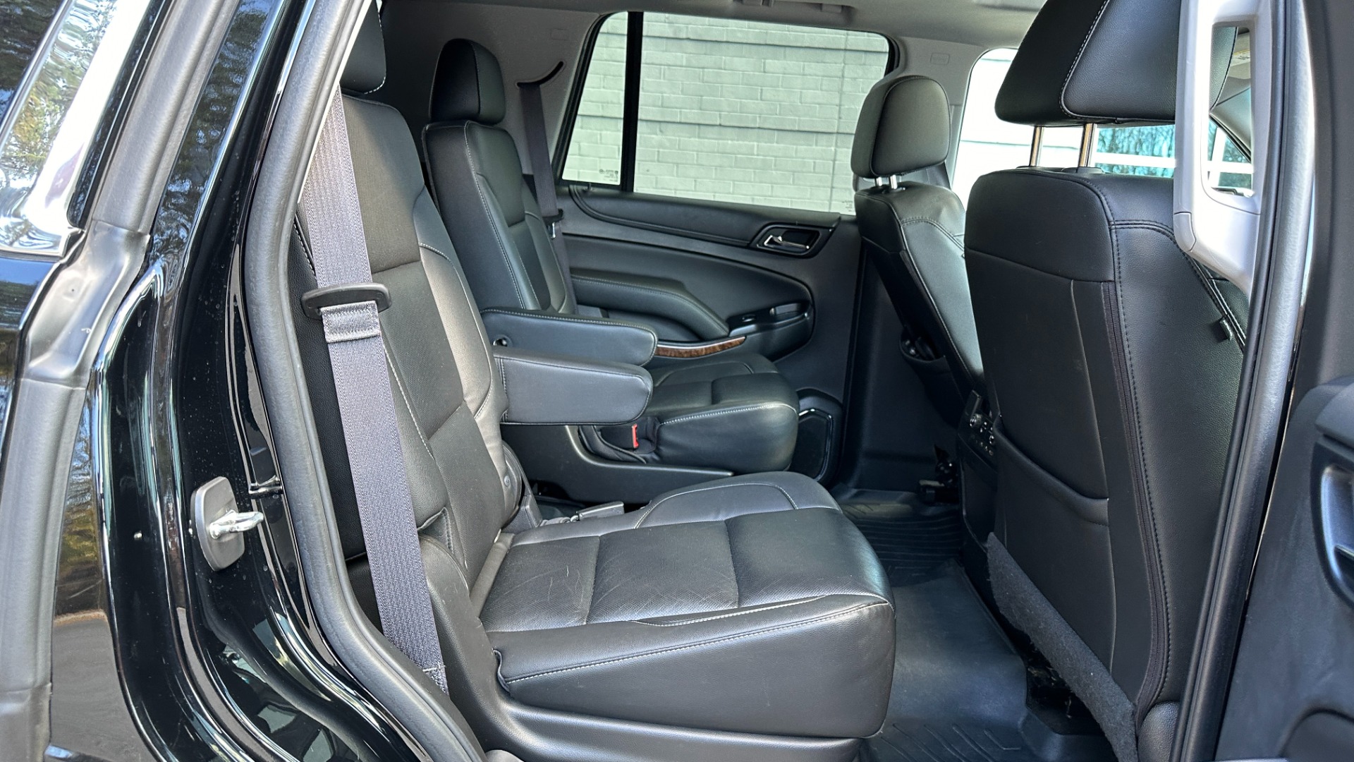 Used 2017 Chevrolet Tahoe PREMIER / 3 ROW / REAR ENTERTAINMENT / BOSE / HEADS UP DISPLAY for sale $33,900 at Formula Imports in Charlotte NC 28227 35