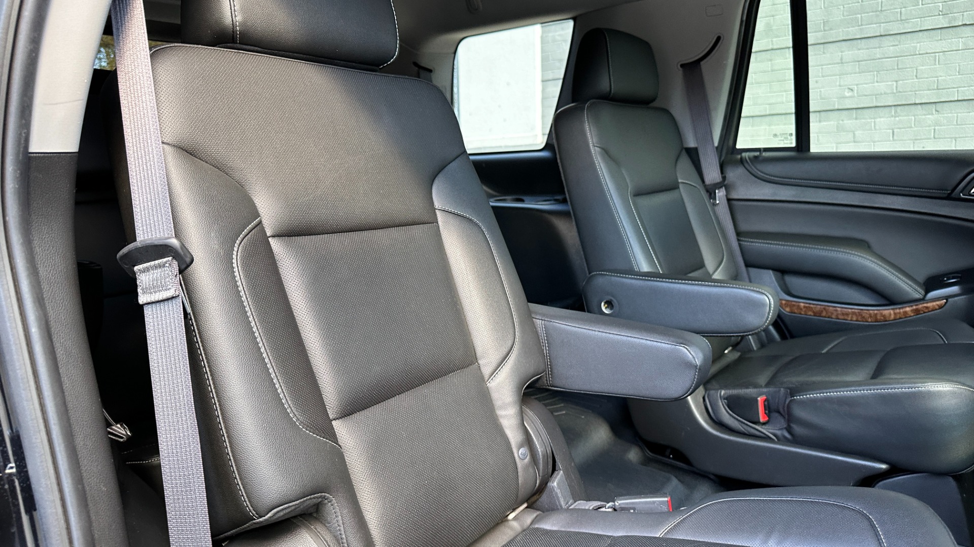 Used 2017 Chevrolet Tahoe PREMIER / 3 ROW / REAR ENTERTAINMENT / BOSE / HEADS UP DISPLAY for sale $33,900 at Formula Imports in Charlotte NC 28227 36