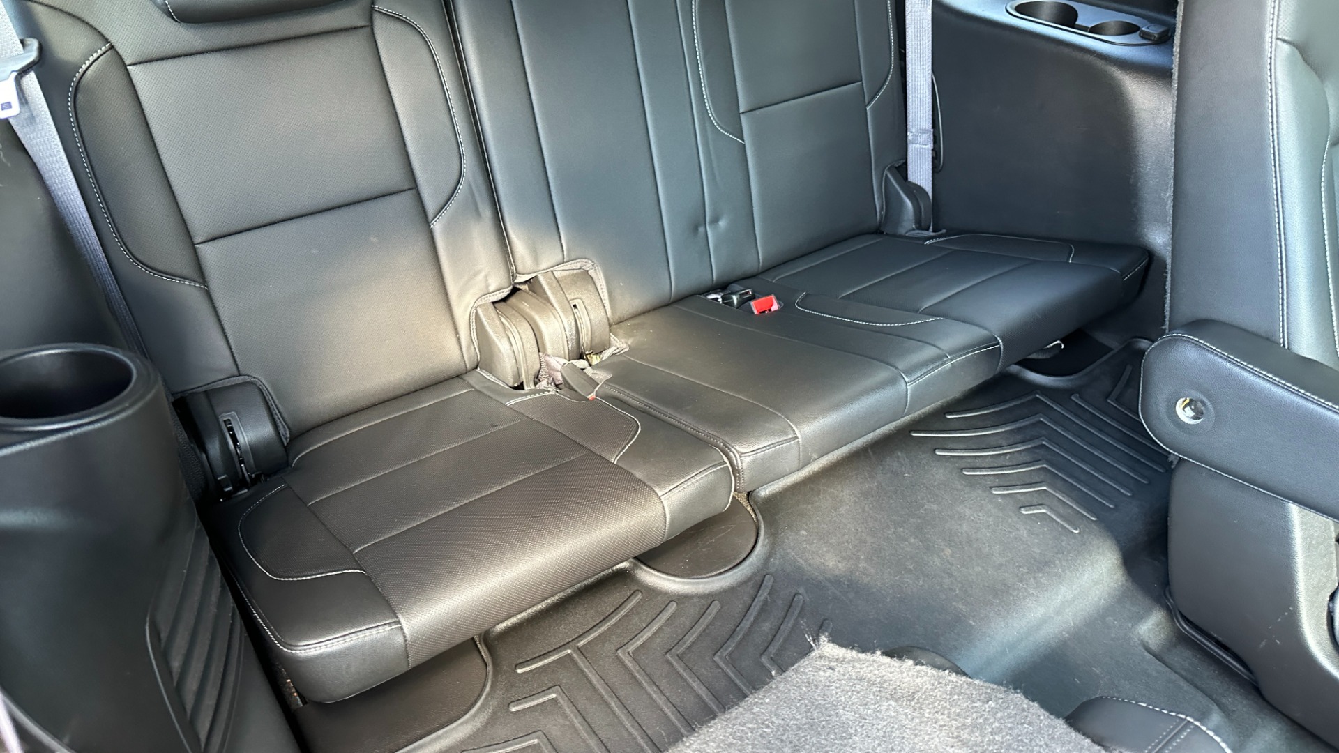 Used 2017 Chevrolet Tahoe PREMIER / 3 ROW / REAR ENTERTAINMENT / BOSE / HEADS UP DISPLAY for sale $33,900 at Formula Imports in Charlotte NC 28227 39