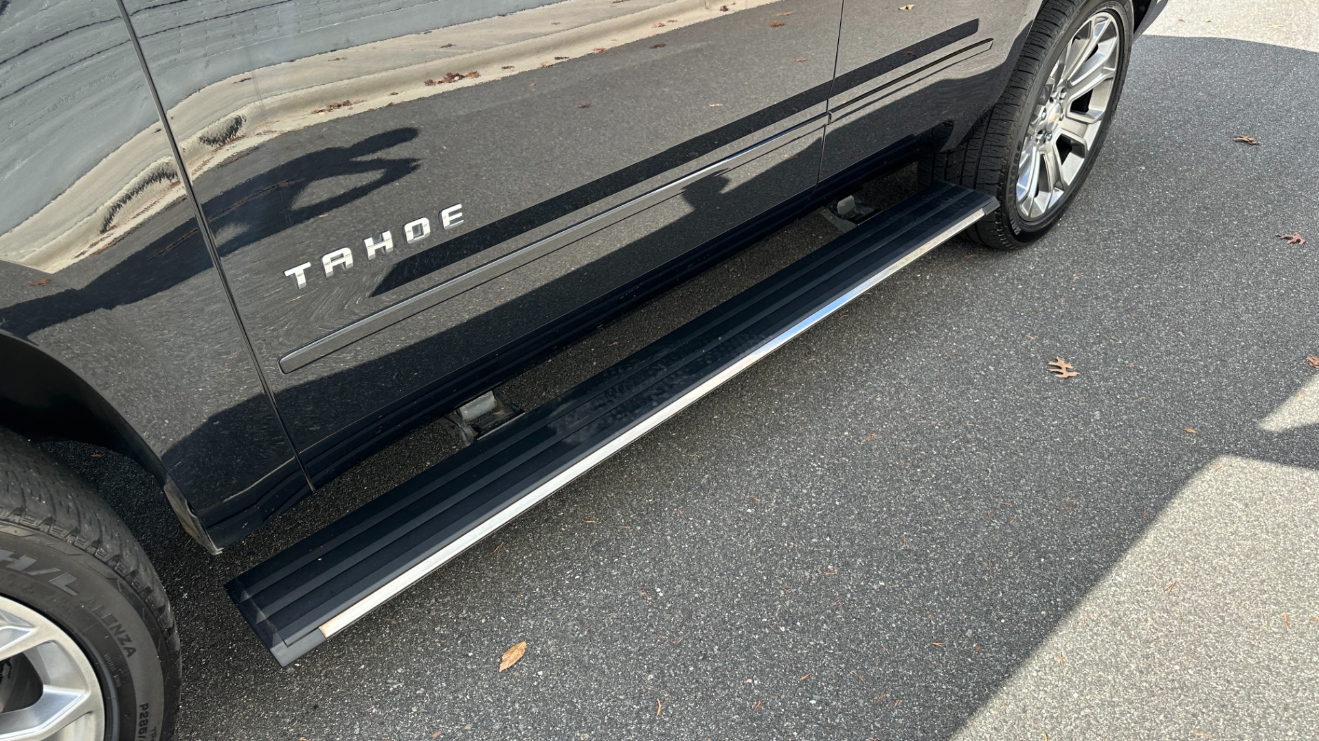 Used 2017 Chevrolet Tahoe PREMIER / 3 ROW / REAR ENTERTAINMENT / BOSE / HEADS UP DISPLAY for sale Sold at Formula Imports in Charlotte NC 28227 8