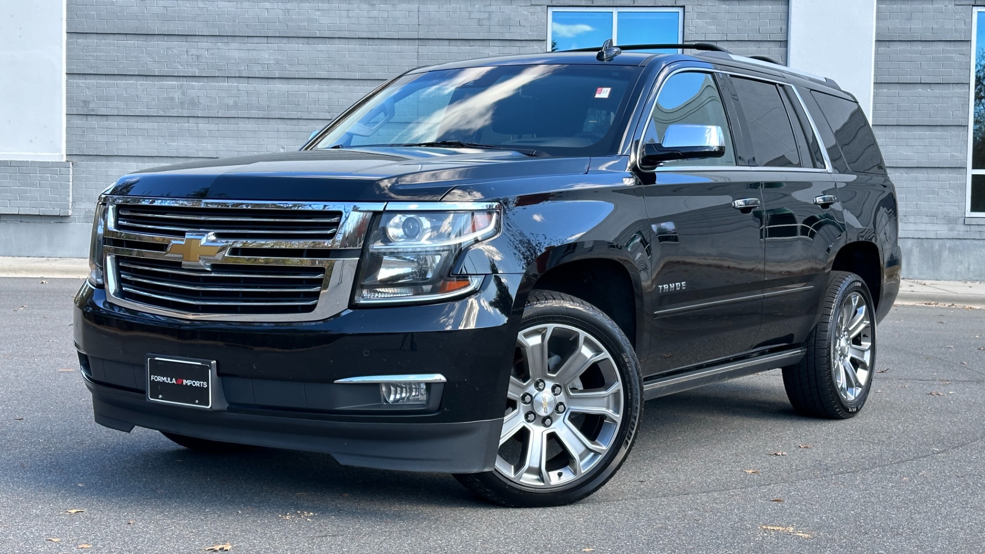 Used 2017 Chevrolet Tahoe PREMIER / 3 ROW / REAR ENTERTAINMENT / BOSE / HEADS UP DISPLAY for sale $33,900 at Formula Imports in Charlotte NC 28227 1
