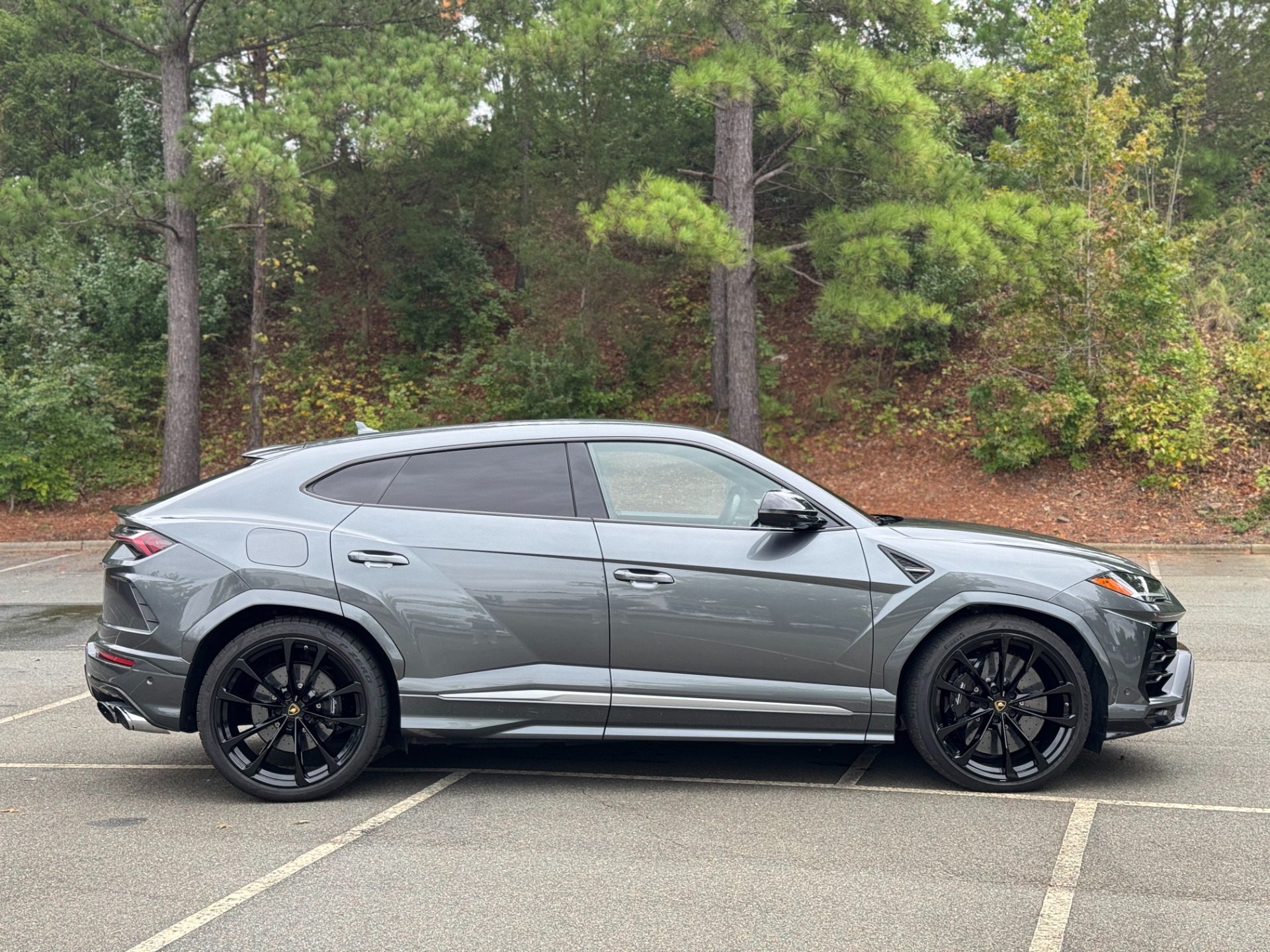 Used 2019 Lamborghini Urus CUSTOM WRAP / NIGHT VISION / 23IN WHEELS / ADVANCED 3D SOUND for sale $199,999 at Formula Imports in Charlotte NC 28227 14