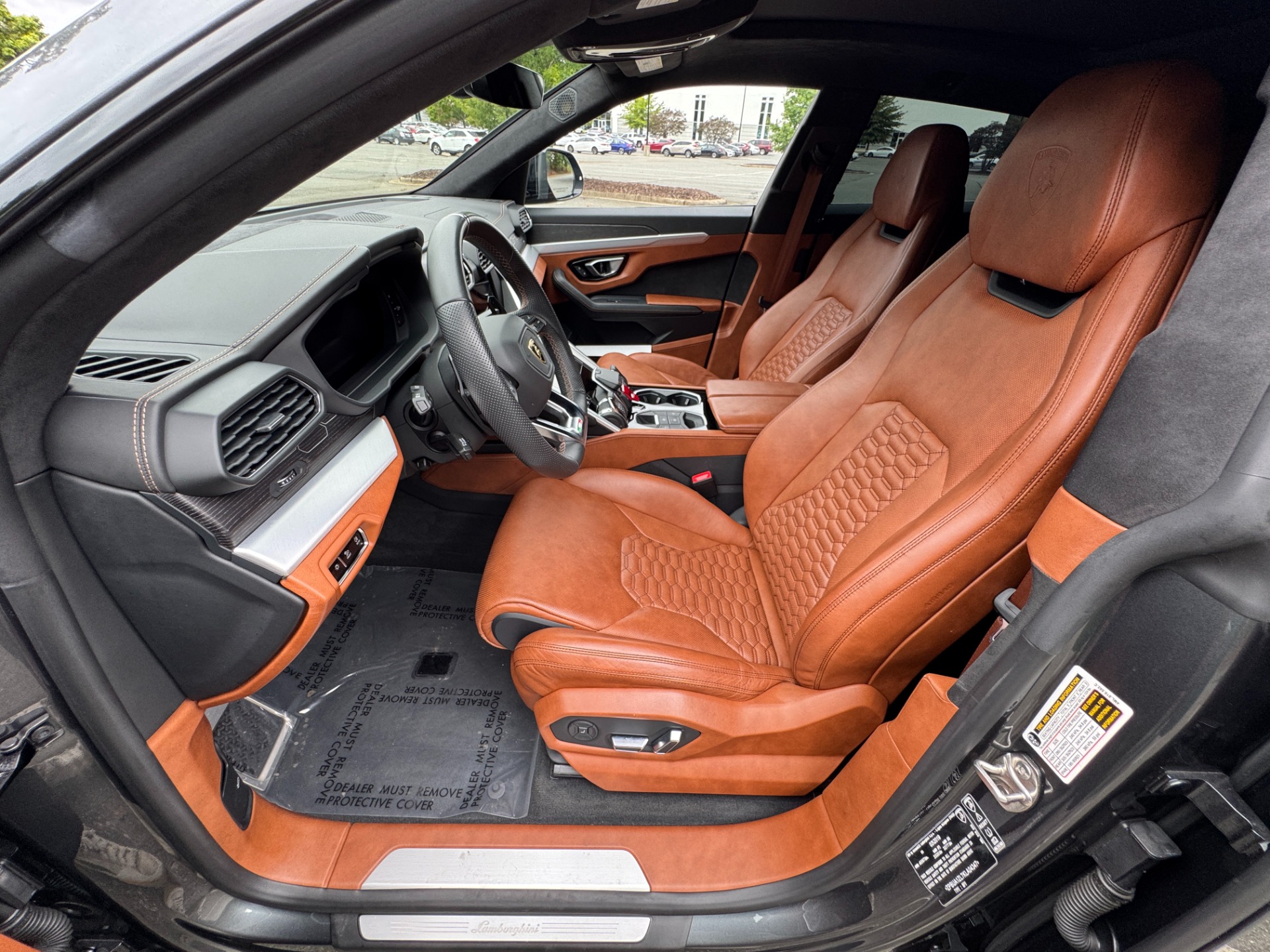 Used 2019 Lamborghini Urus CUSTOM WRAP / NIGHT VISION / 23IN WHEELS / ADVANCED 3D SOUND for sale $199,999 at Formula Imports in Charlotte NC 28227 20