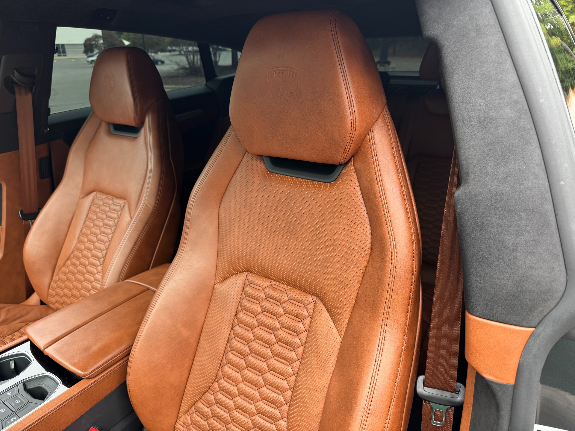 Used 2019 Lamborghini Urus CUSTOM WRAP / NIGHT VISION / 23IN WHEELS / ADVANCED 3D SOUND for sale $199,999 at Formula Imports in Charlotte NC 28227 22