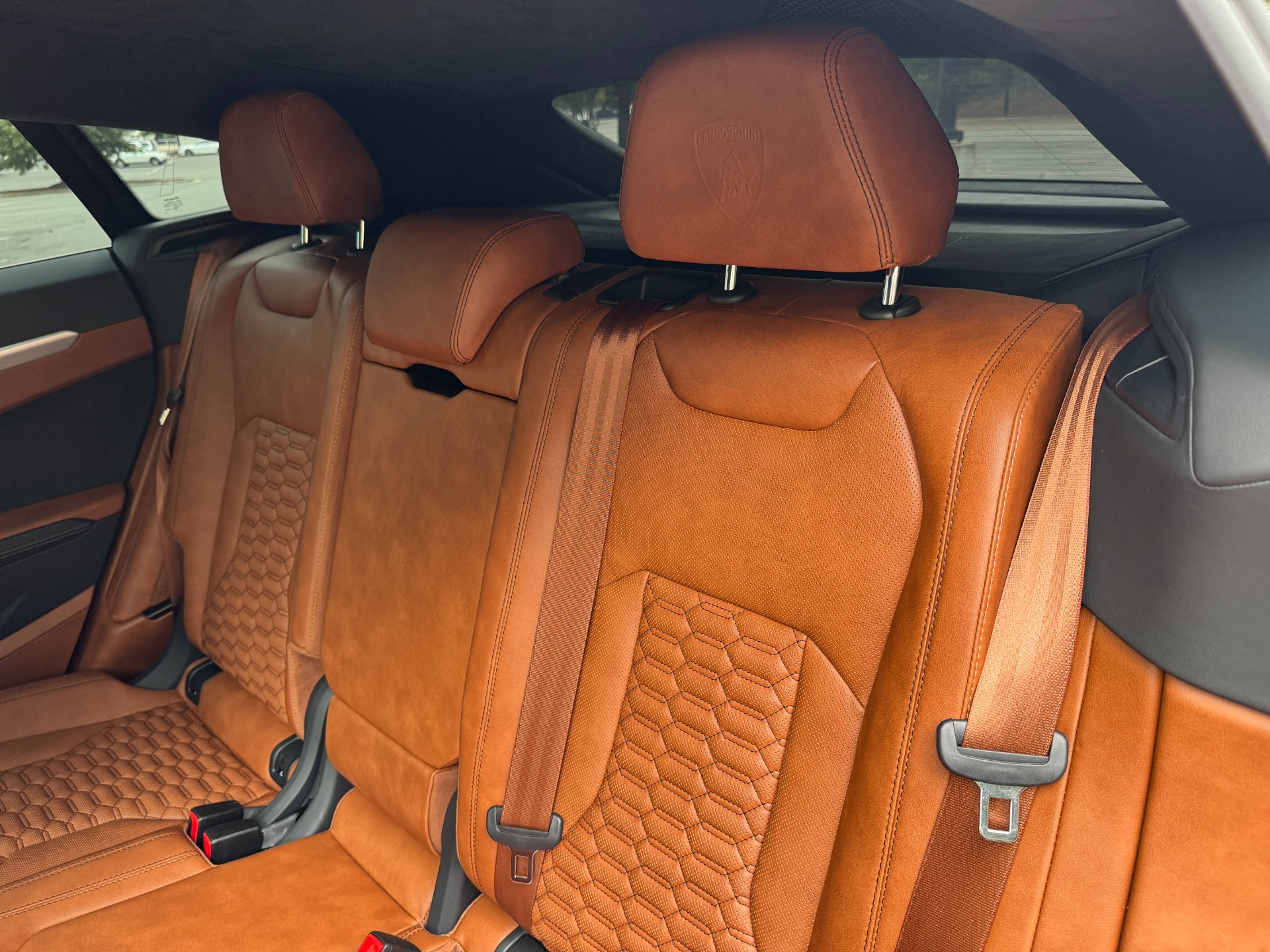 Used 2019 Lamborghini Urus CUSTOM WRAP / NIGHT VISION / 23IN WHEELS / ADVANCED 3D SOUND for sale $199,999 at Formula Imports in Charlotte NC 28227 39