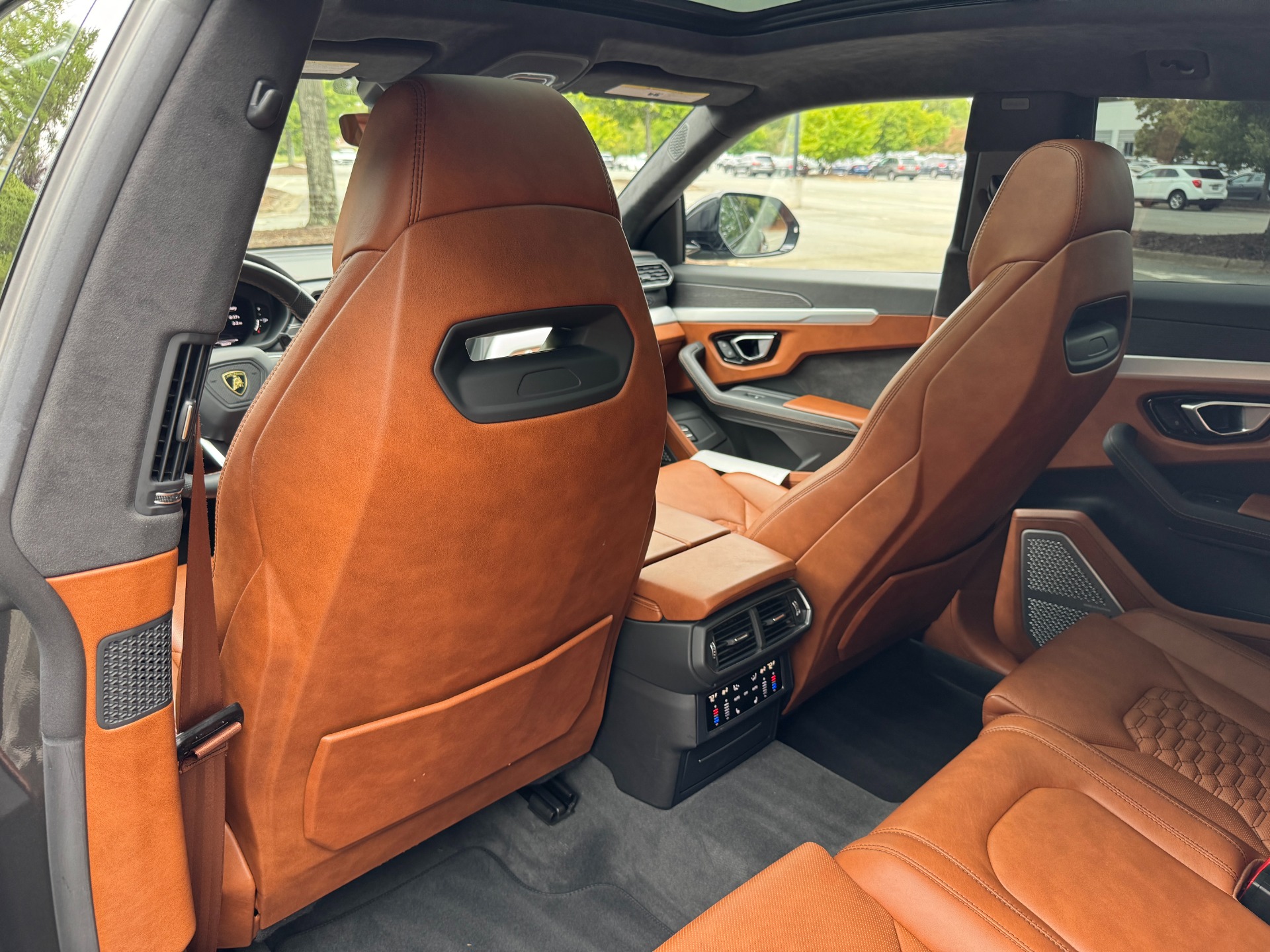 Used 2019 Lamborghini Urus CUSTOM WRAP / NIGHT VISION / 23IN WHEELS / ADVANCED 3D SOUND for sale $199,999 at Formula Imports in Charlotte NC 28227 41