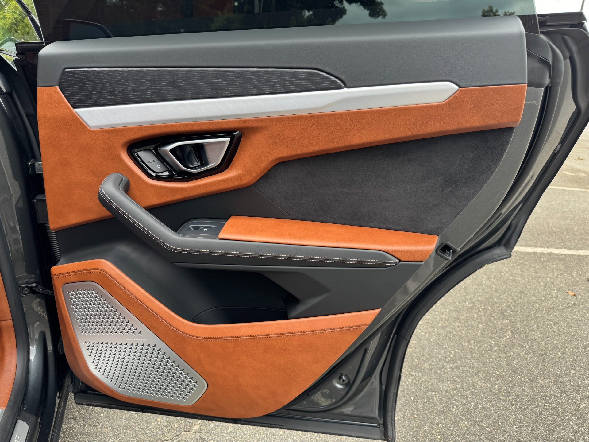 Used 2019 Lamborghini Urus CUSTOM WRAP / NIGHT VISION / 23IN WHEELS / ADVANCED 3D SOUND for sale $199,999 at Formula Imports in Charlotte NC 28227 49