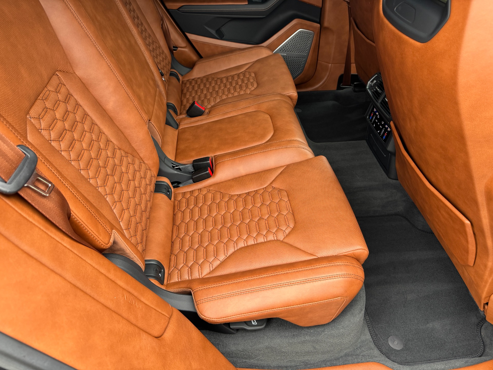 Used 2019 Lamborghini Urus CUSTOM WRAP / NIGHT VISION / 23IN WHEELS / ADVANCED 3D SOUND for sale $199,999 at Formula Imports in Charlotte NC 28227 53